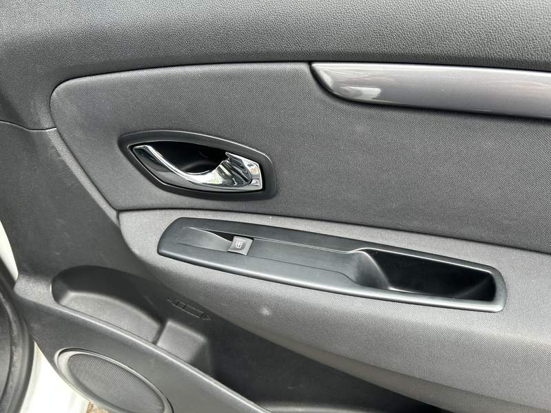 Renault Grand Scenic 1.2 TCe Limited Airco/ECC Navi Cruise — photo 28