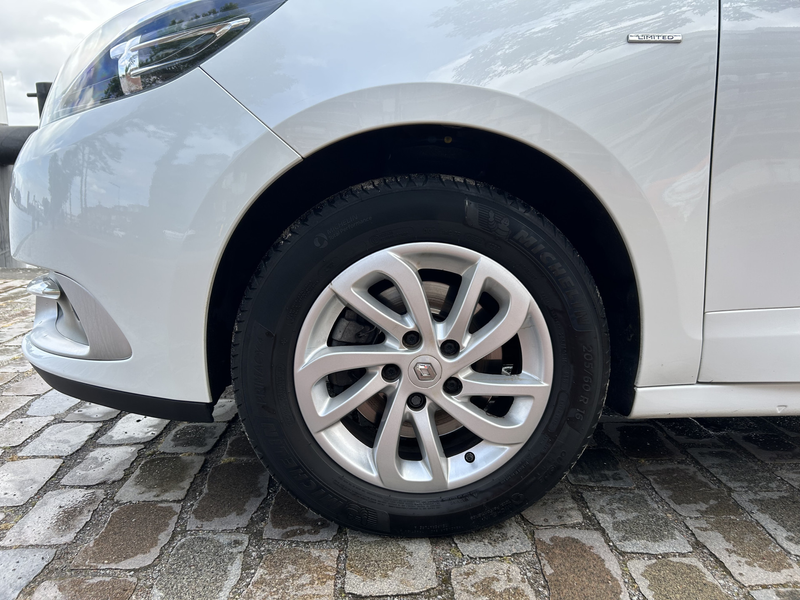 Renault Grand Scenic 1.2 TCe Limited Airco/ECC Navi Cruise — photo 40