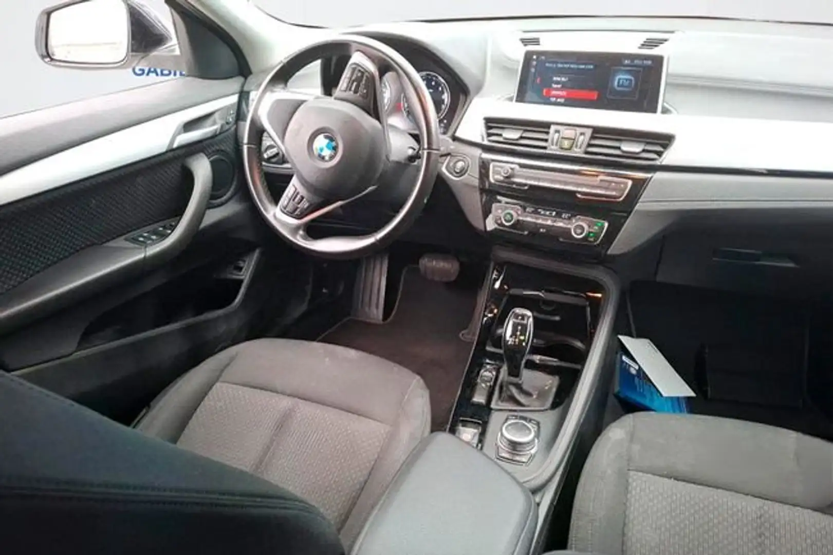BMW X2 sDrive 18iA Blanco - 2