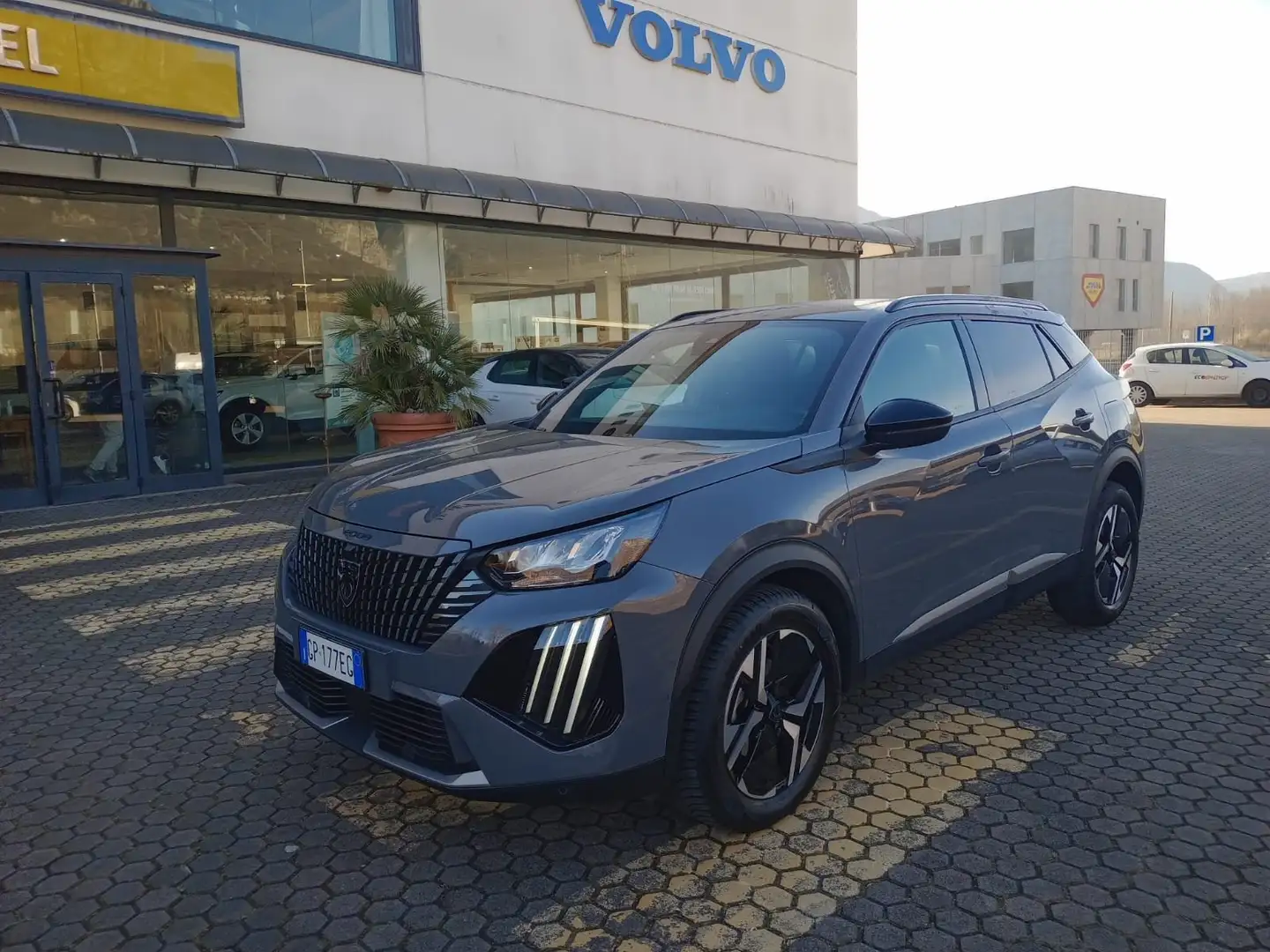 Peugeot 2008 2008 II 2023 1.2 puretech Allure s Gris - 1