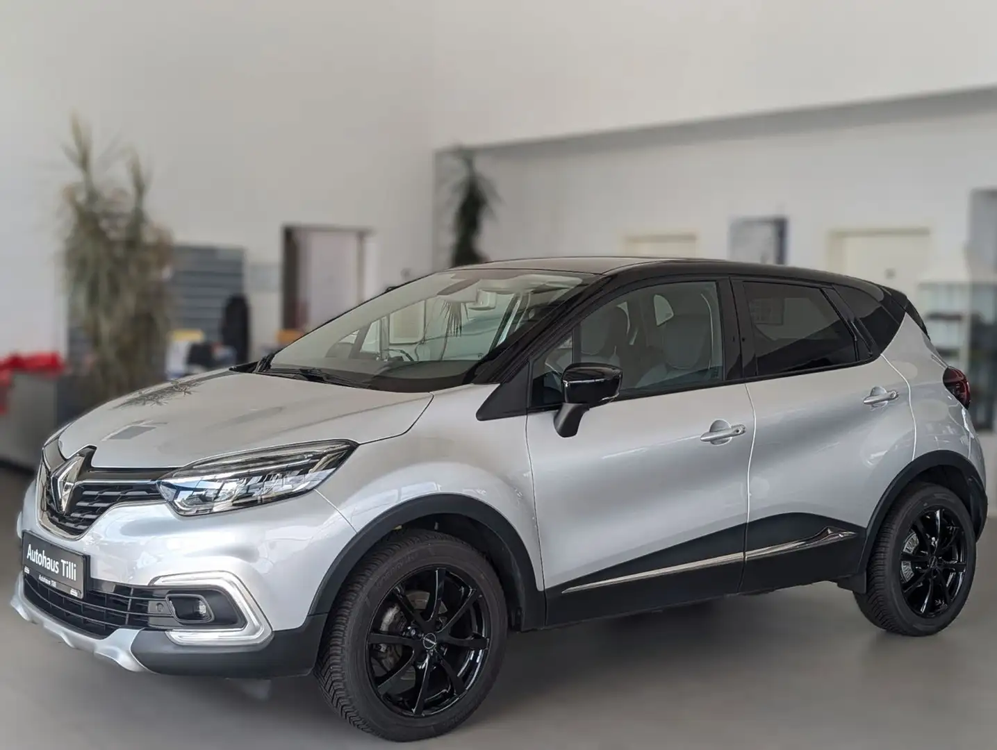Renault Captur 1.2 TCE Crossborder Aut. /LED/Kamera/SHZ Zilver - 1