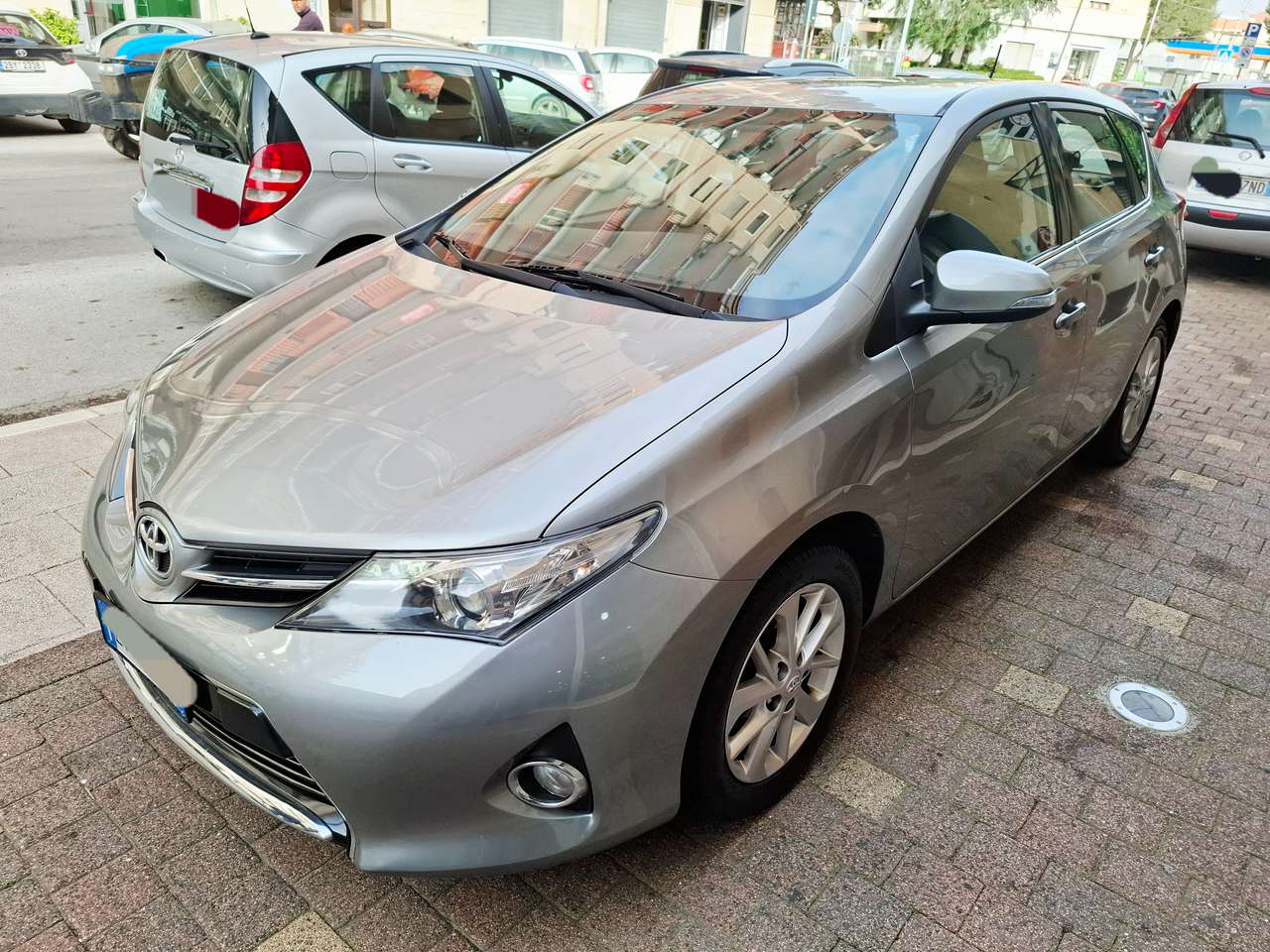 Toyota Auris Auris II 2013 5p 1.4 d-4d Lounge