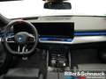 BMW i5 Touring M60 Pro xDrive AHK+PANO+B&W+360°KA Grün - thumbnail 3