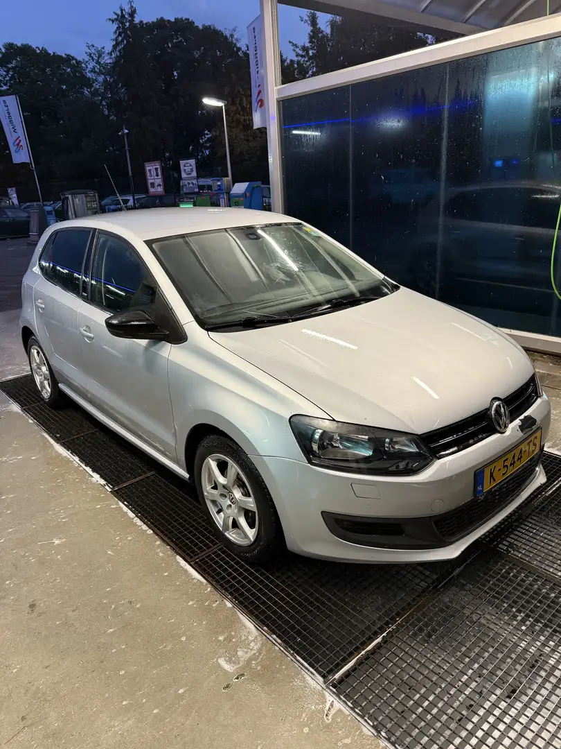 Volkswagen Polo occasion Hatchback Grijs in Baarn voor € - Main Image