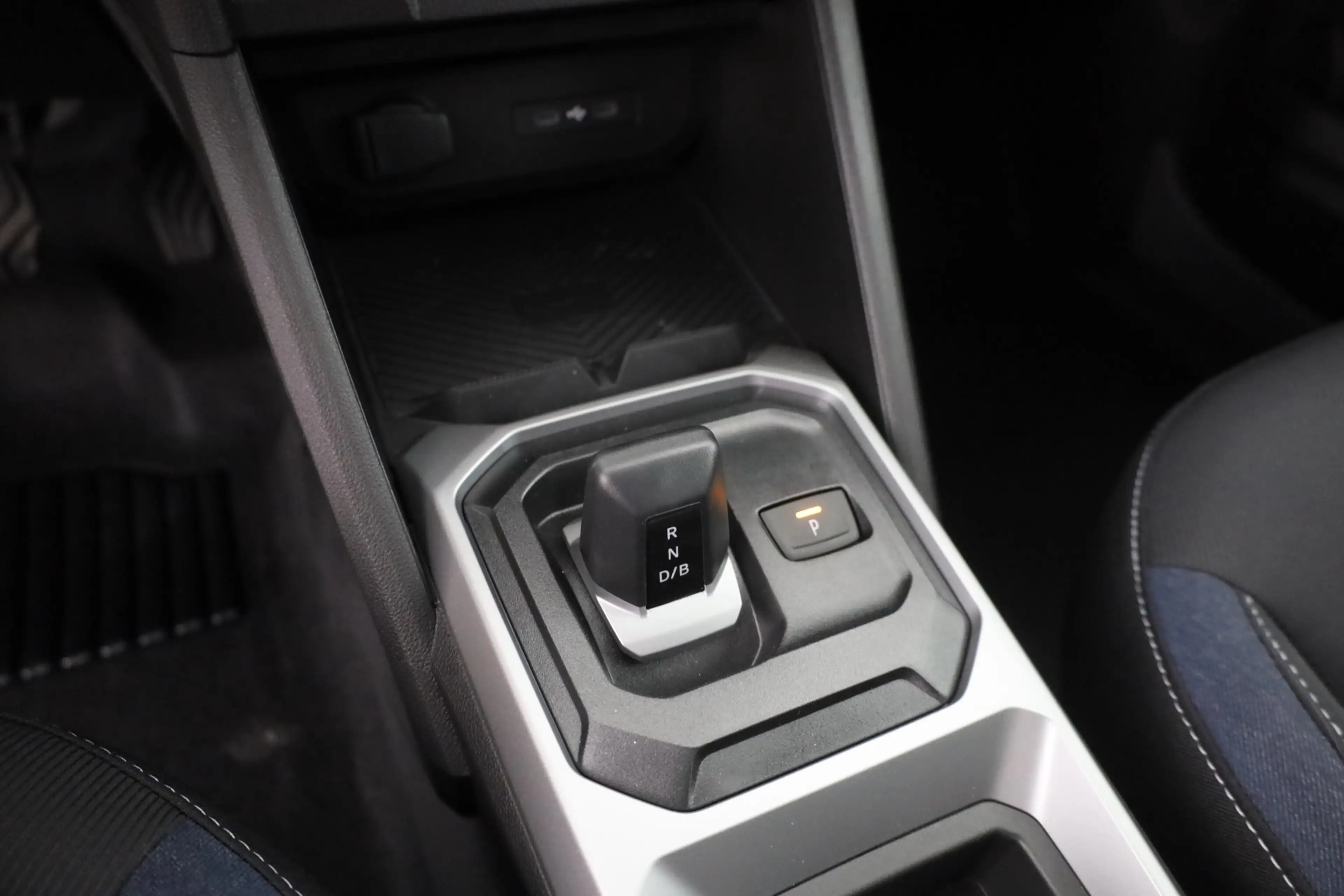 Dacia Duster Journey mHev 140 Aut. LED Navi Kamera — photo 14