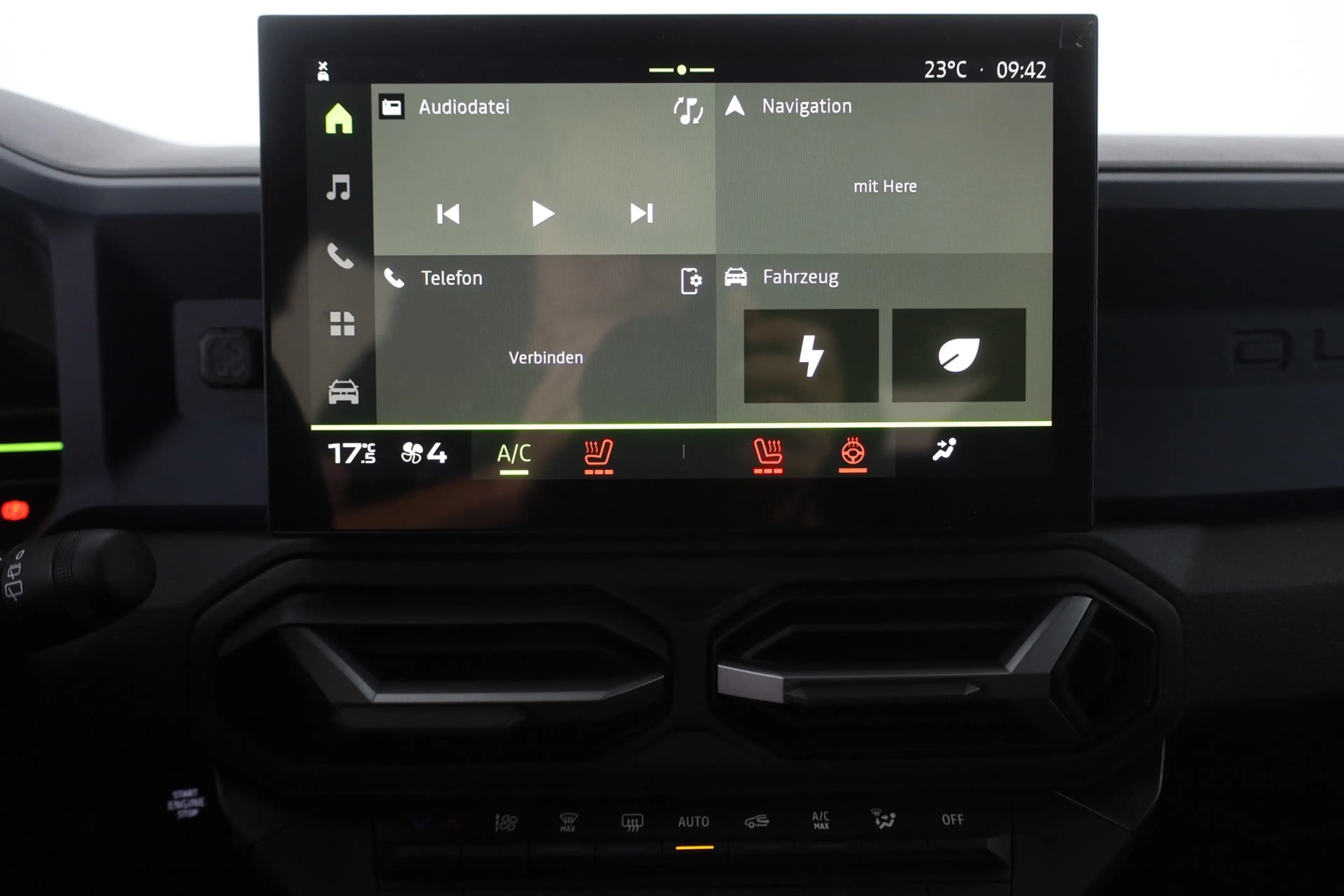 Dacia Duster Journey mHev 140 Aut. LED Navi Kamera — photo 11