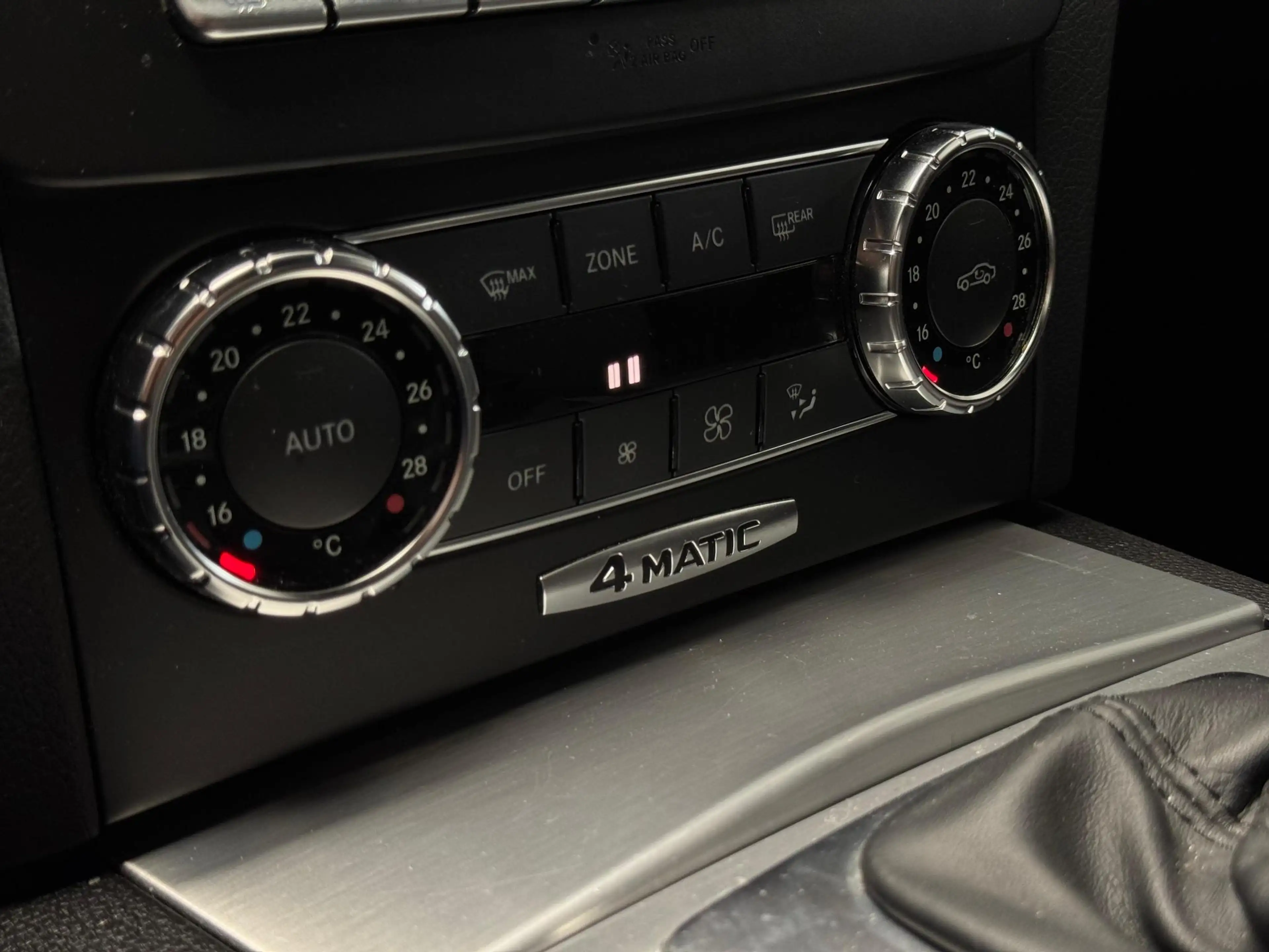 Mercedes-Benz C 350 4M Elegance / automaat / parkeersensoren / — photo 15