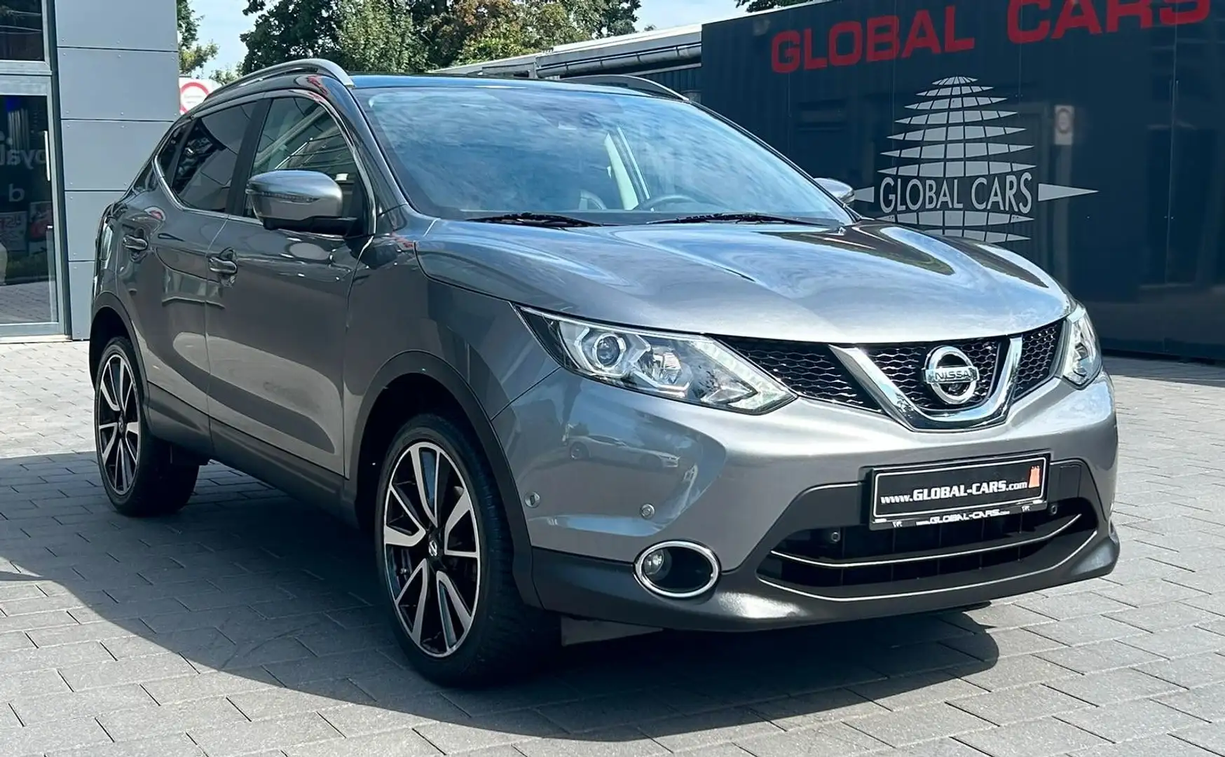 Nissan Qashqai QASHQAI 1.2i TEKNA*LED*360°*PANO*DAB*NAVI* Grau - 1