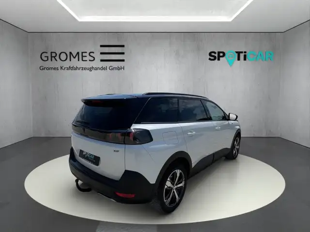 Peugeot 5008 view 3