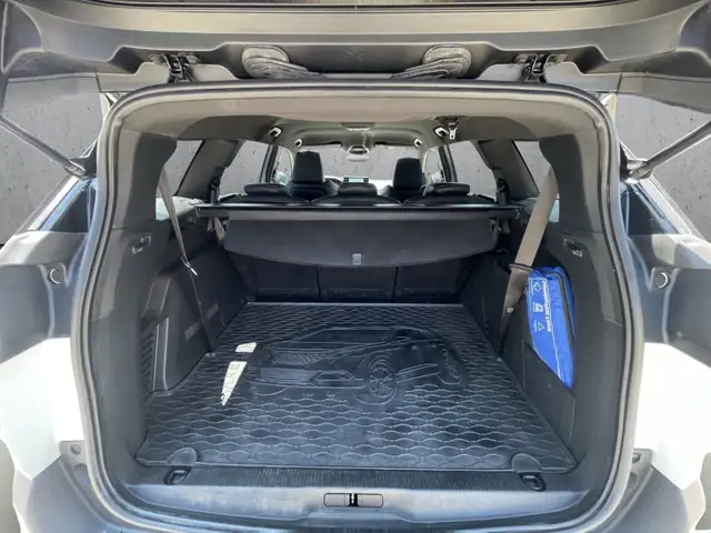 Peugeot 5008 view 7
