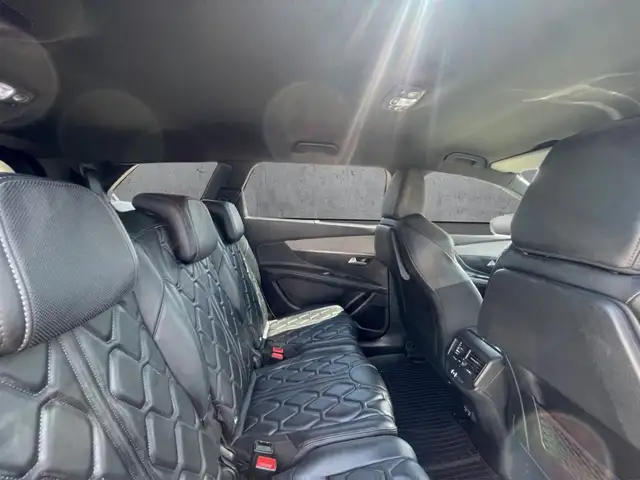 Peugeot 5008 view 14