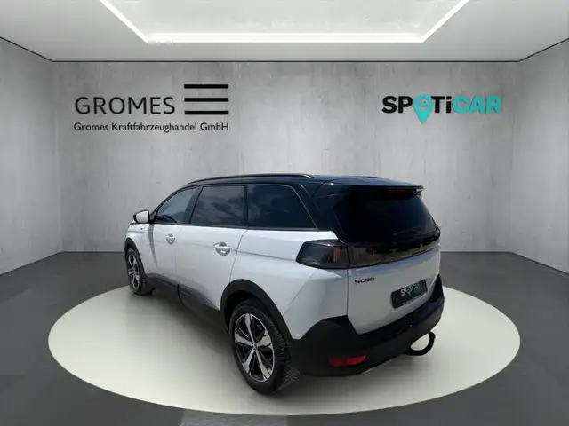 Peugeot 5008 view 5