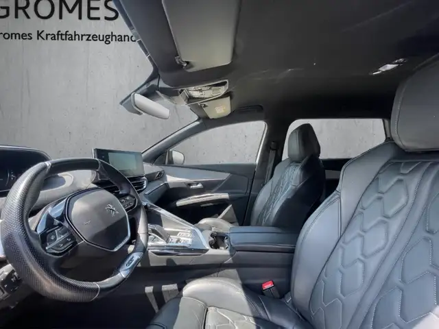 Peugeot 5008 view 9