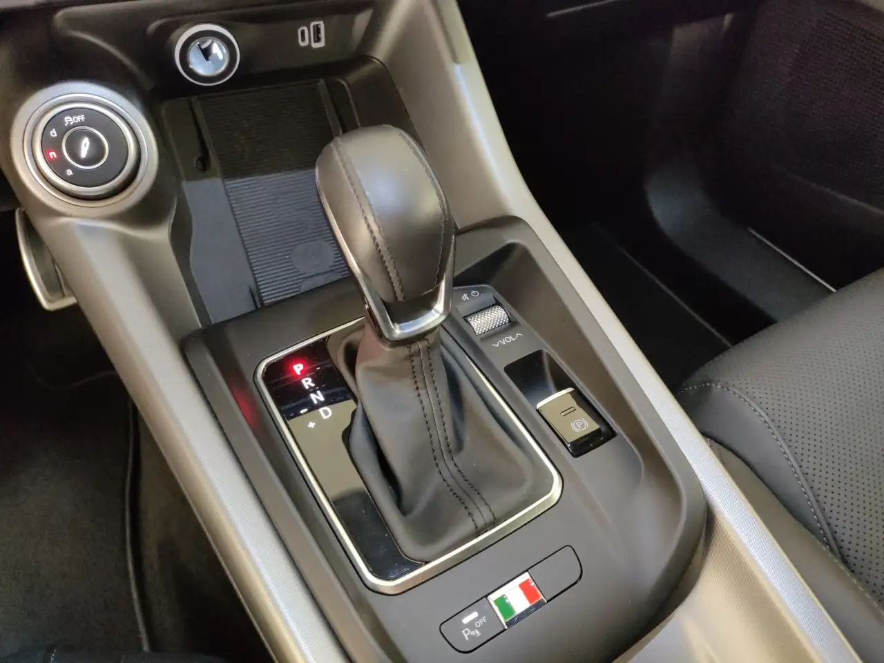 Alfa Romeo Tonale 2024 — фото 16