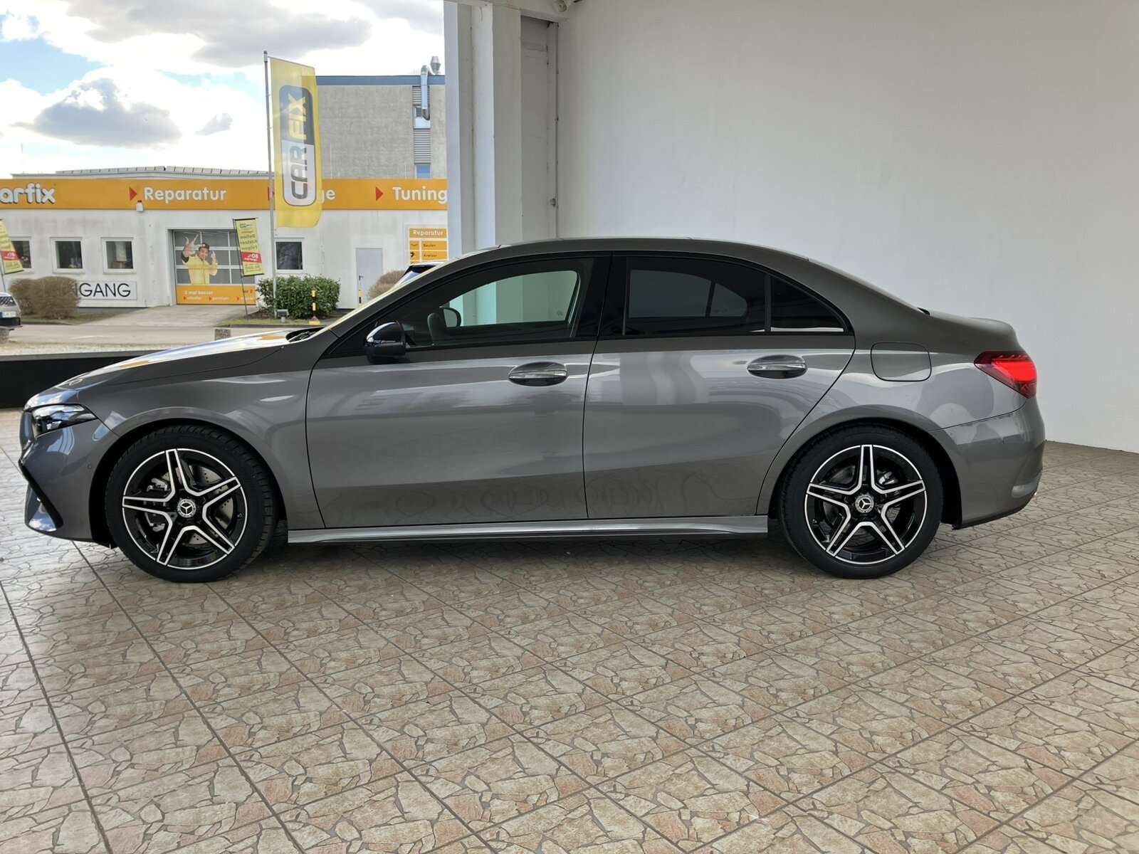 Mercedes-Benz A 220