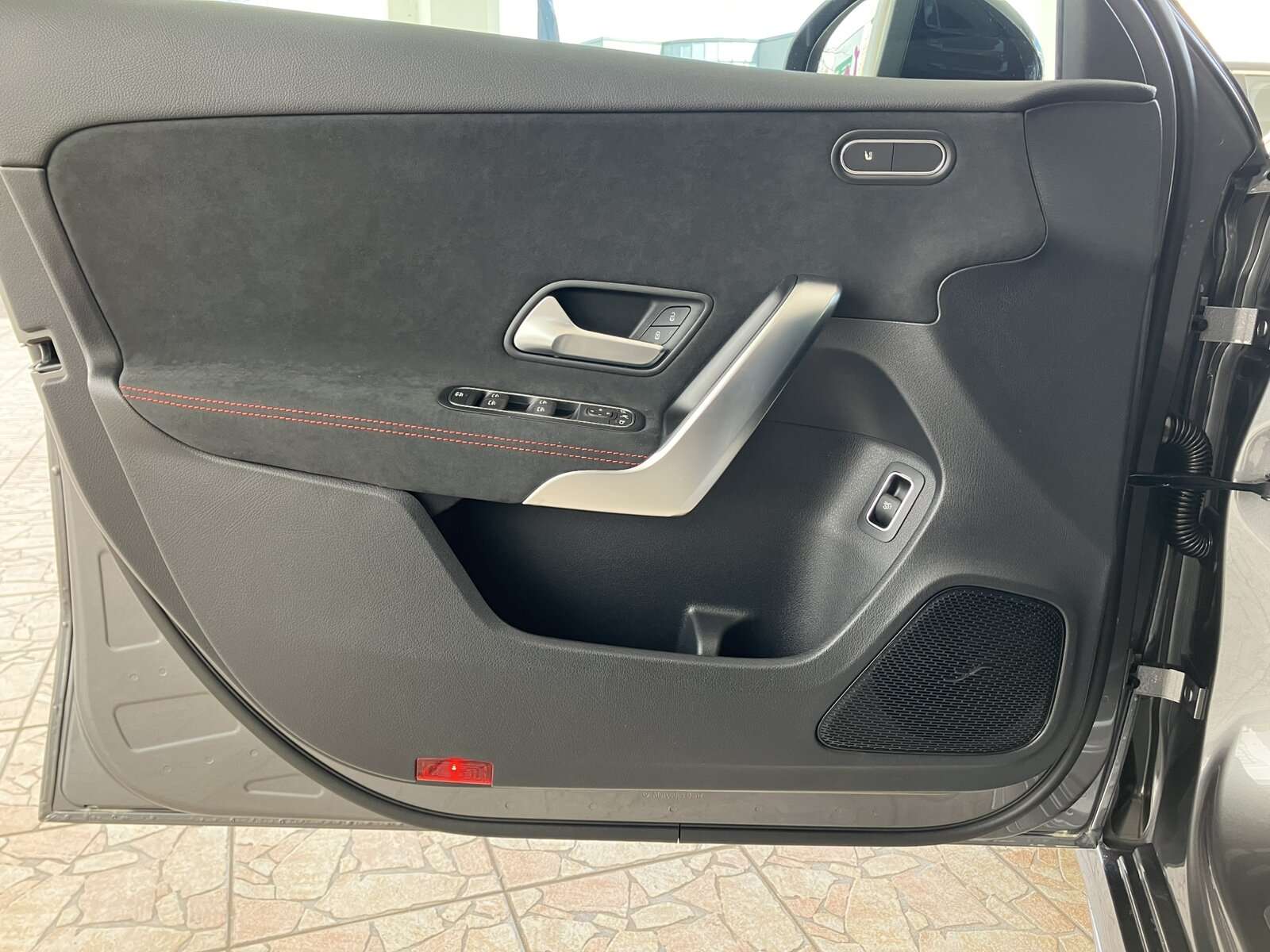 Mercedes-Benz A 220
