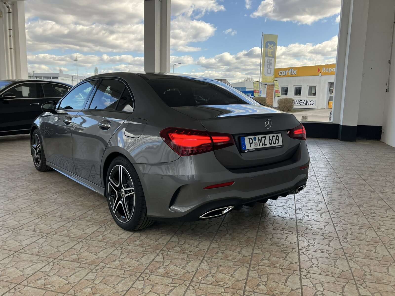 Mercedes-Benz A 220