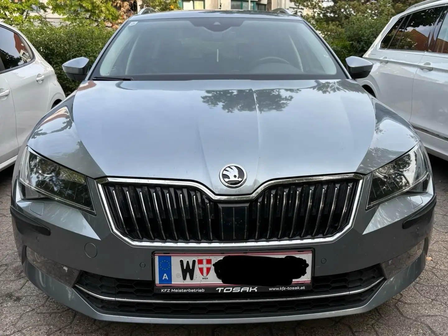Skoda Superb Superb Kombi 2,0 TDI Style DSG Style Grau - 2