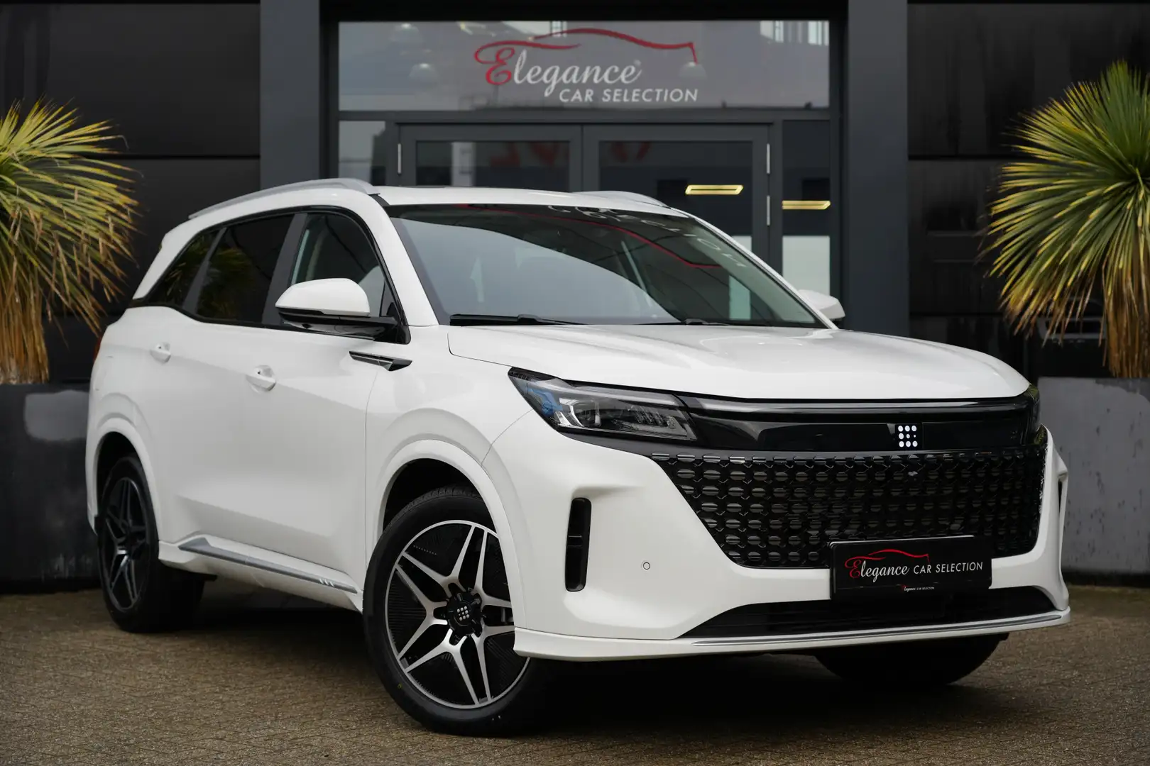 DFSK E5 Plug-In-Hybrid 288pk Panoramadak/CarAuto/360camera Blanc - 2