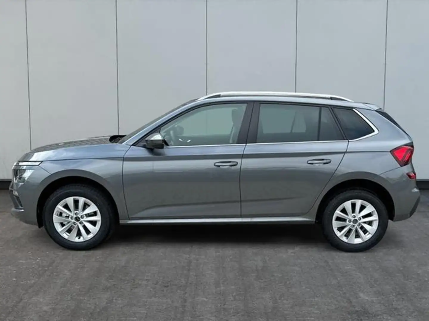 Skoda Kamiq Selection DSG+ACC+SHZ+RFK+PDC+KESSY+SUN... Grau - 2