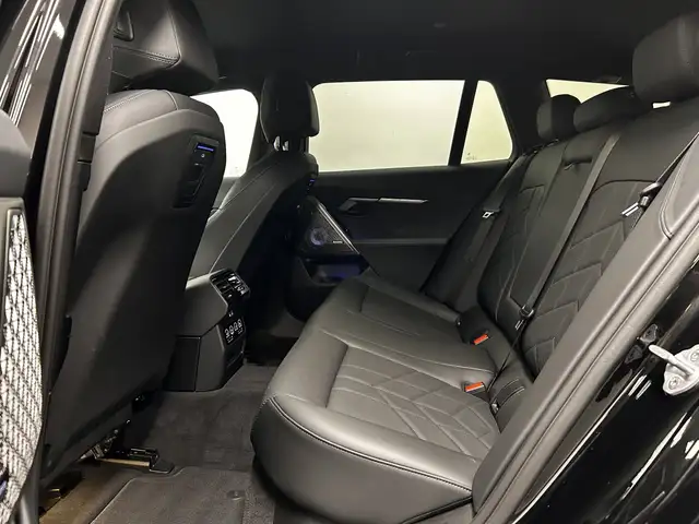 BMW 5 Series view 15