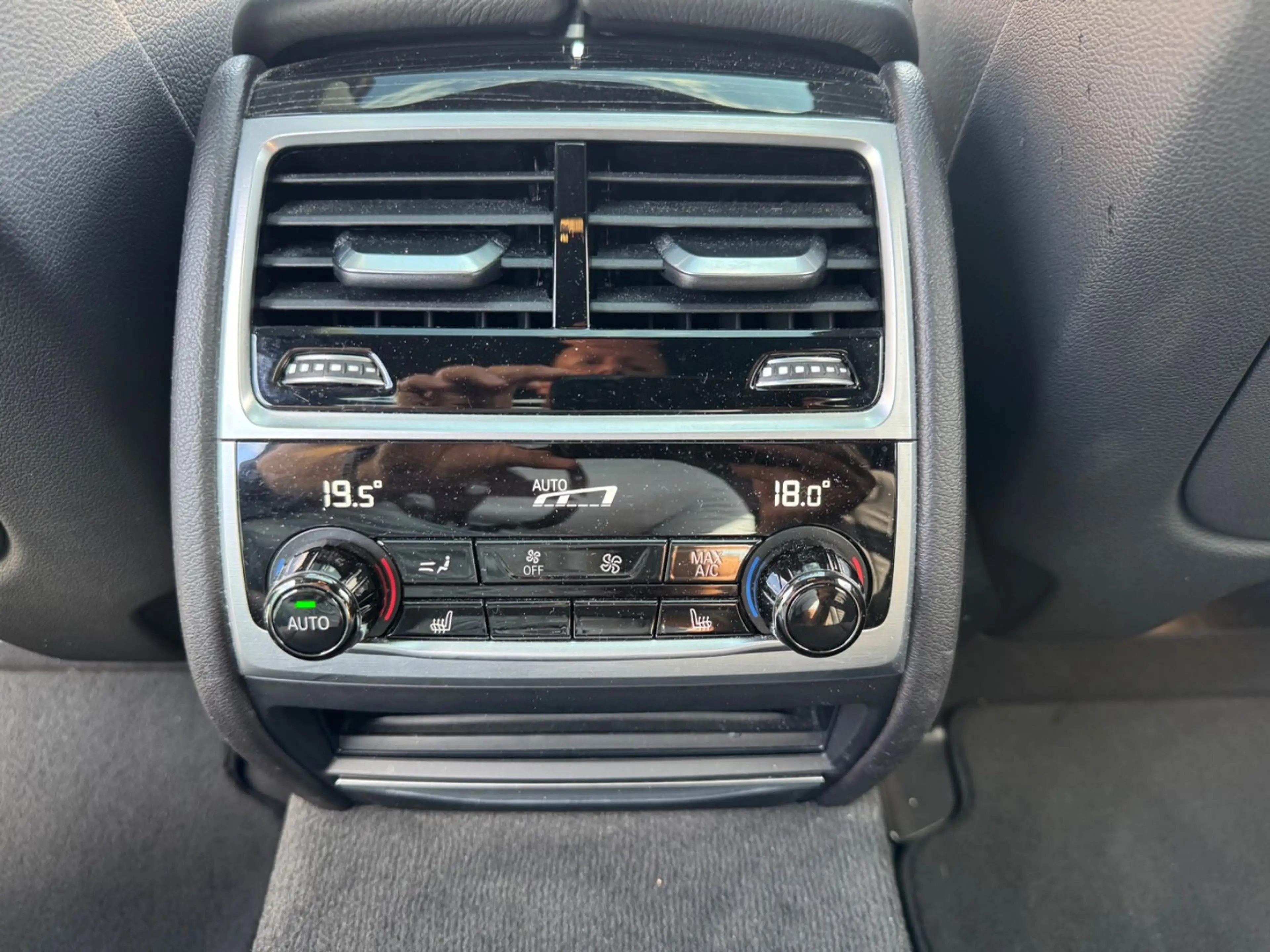 BMW 750 i xDrive-Laser-Heap Up-GSD-Softclose-4xSHZ — photo 23