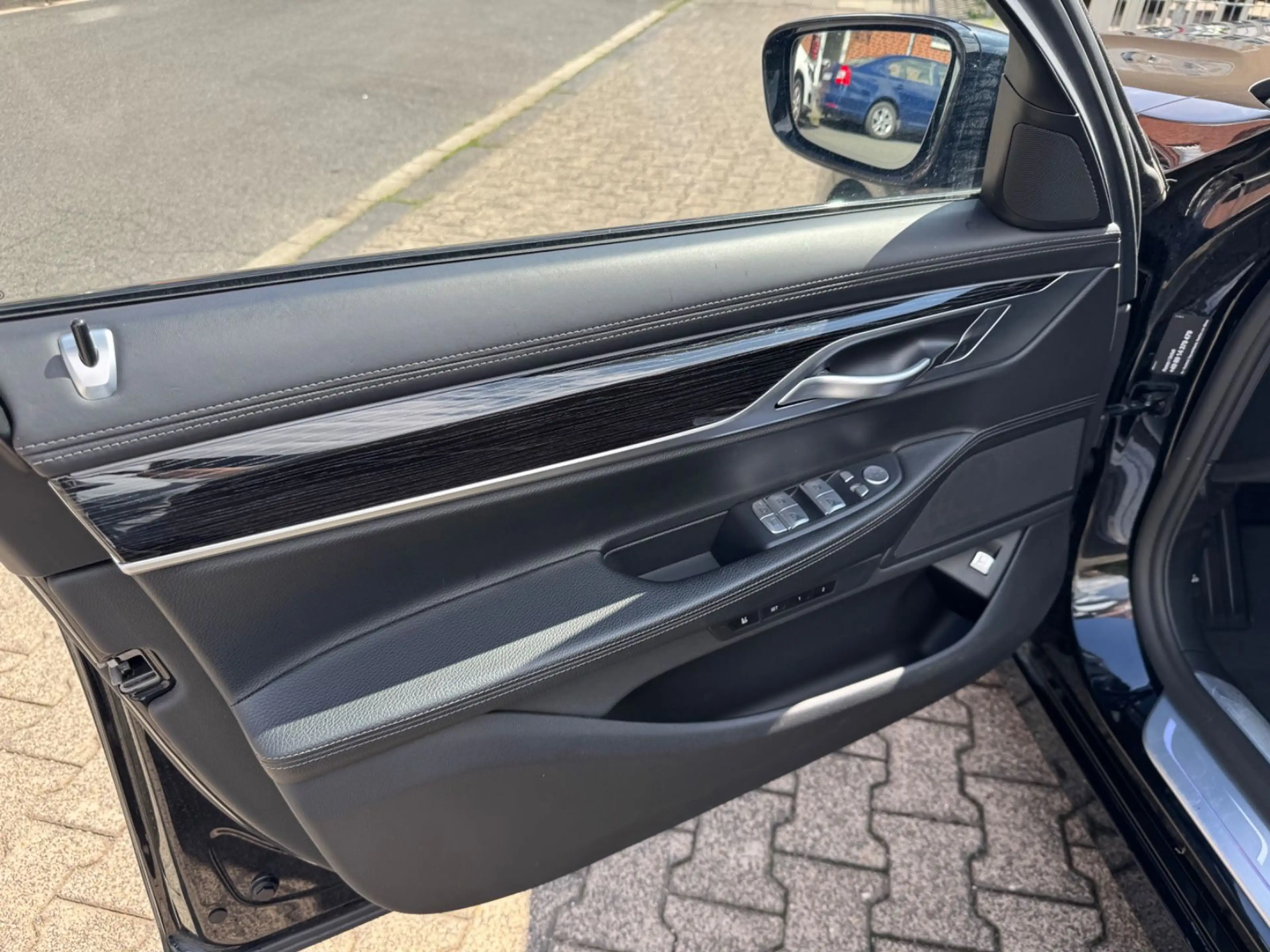 BMW 750 i xDrive-Laser-Heap Up-GSD-Softclose-4xSHZ — photo 8