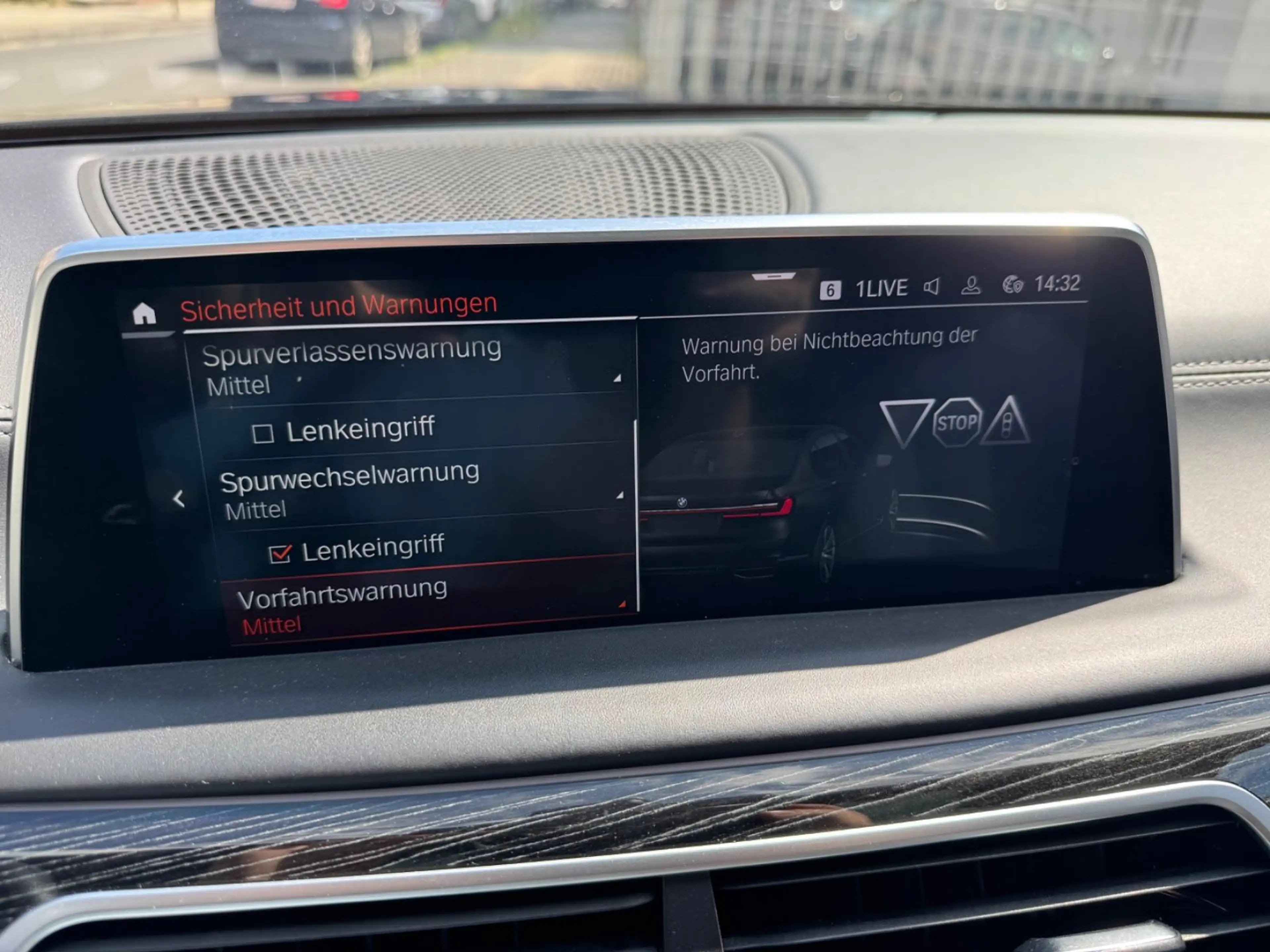 BMW 750 i xDrive-Laser-Heap Up-GSD-Softclose-4xSHZ — photo 20