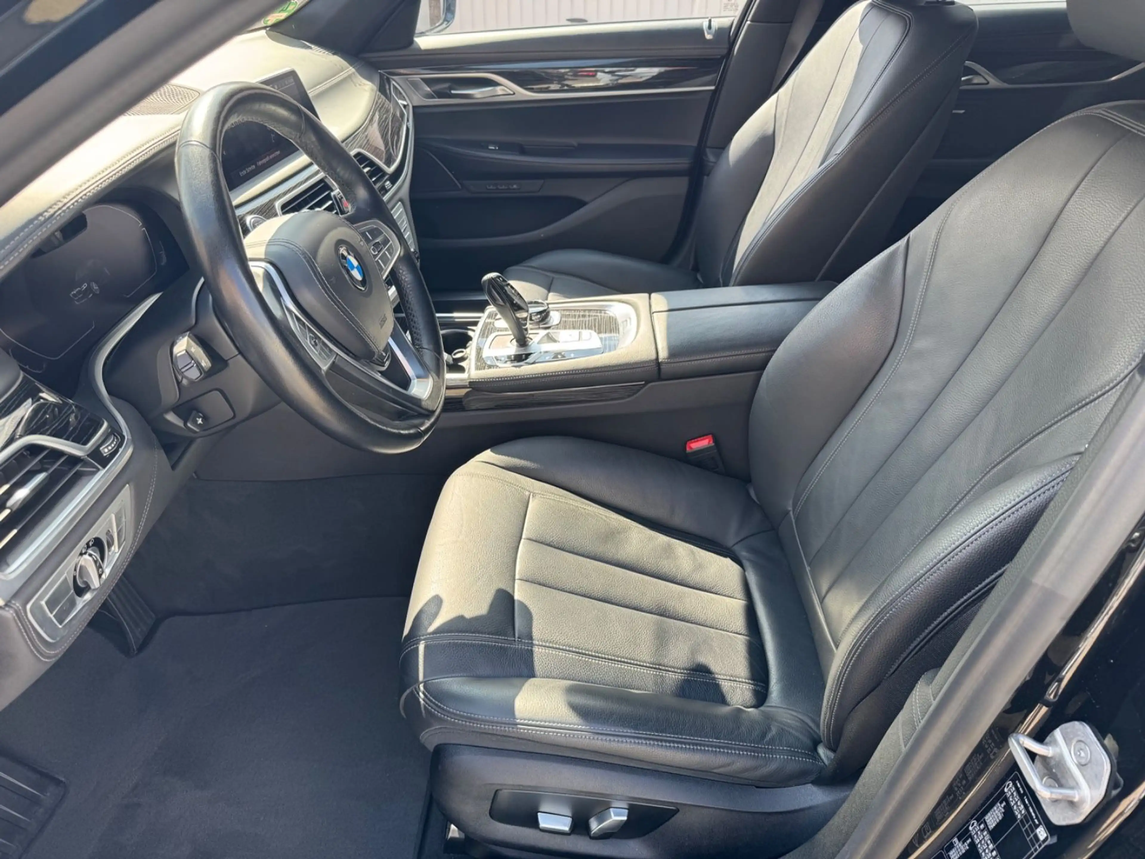 BMW 750 i xDrive-Laser-Heap Up-GSD-Softclose-4xSHZ — photo 7