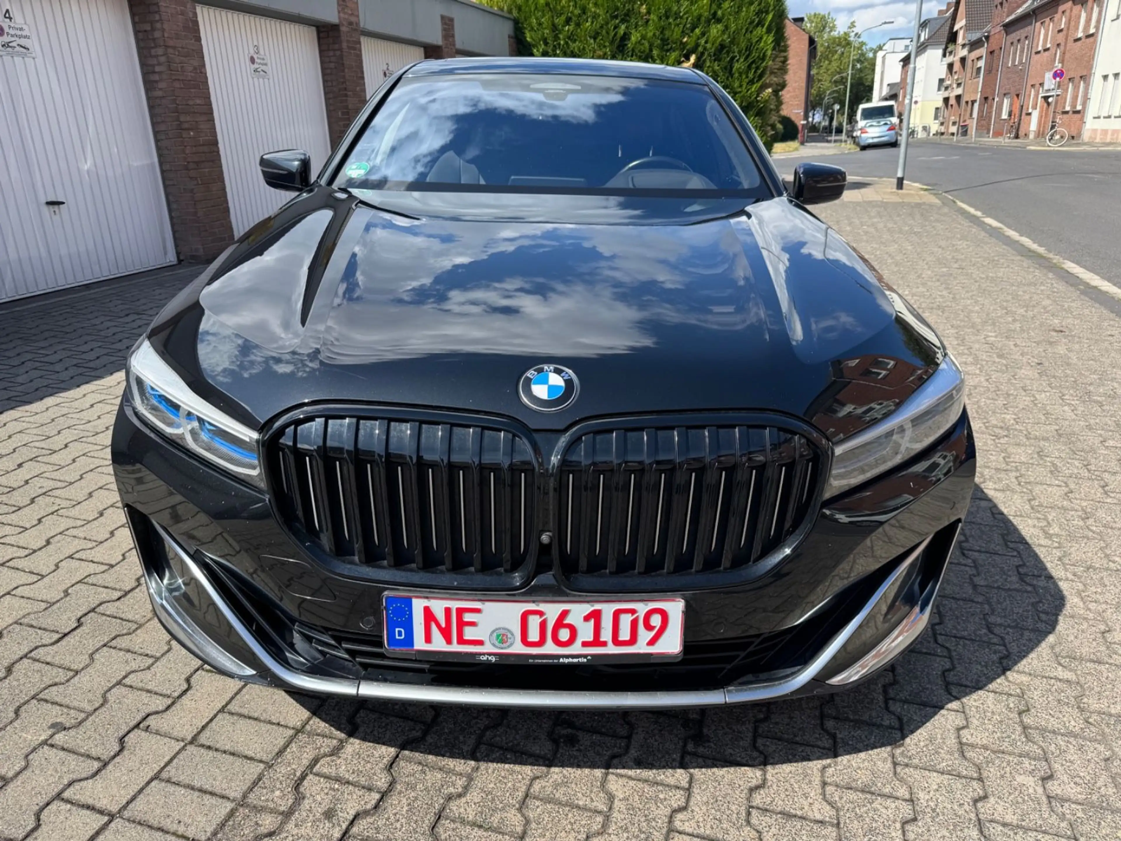 BMW 750 i xDrive-Laser-Heap Up-GSD-Softclose-4xSHZ — photo 3
