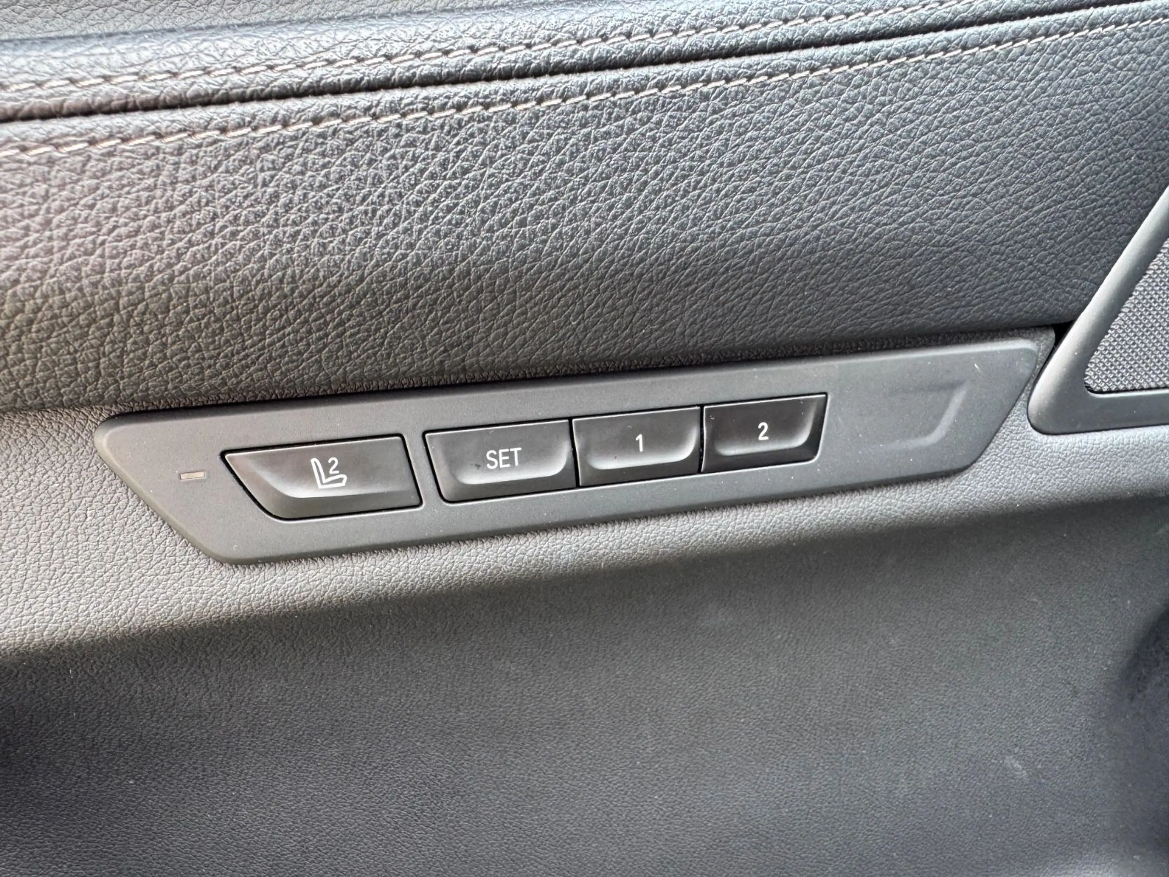 BMW 750 i xDrive-Laser-Heap Up-GSD-Softclose-4xSHZ — photo 13