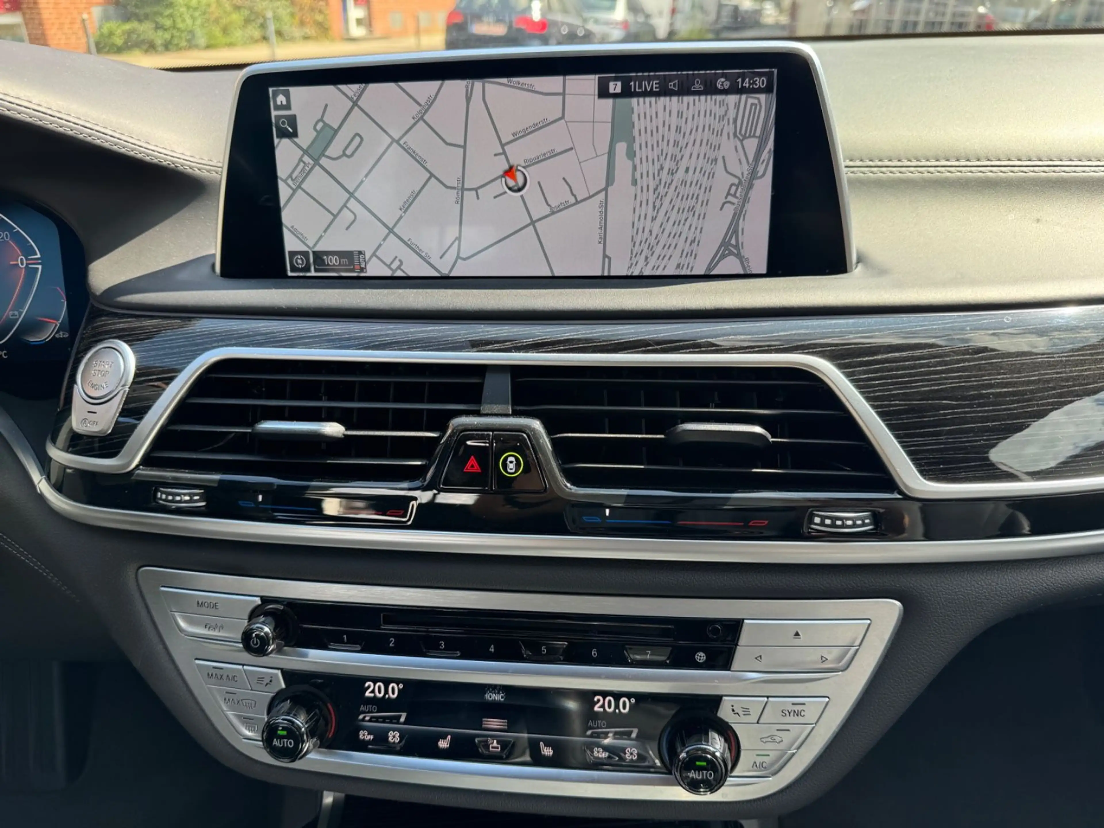 BMW 750 i xDrive-Laser-Heap Up-GSD-Softclose-4xSHZ — photo 11