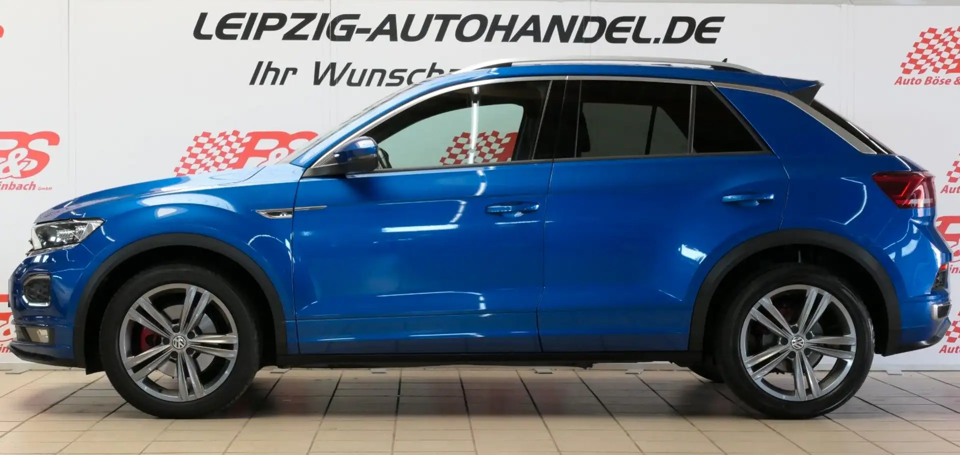 Volkswagen T-Roc Sport *R-Line*LED*PANO*SHZ*PDC*APP* Blauw - 2