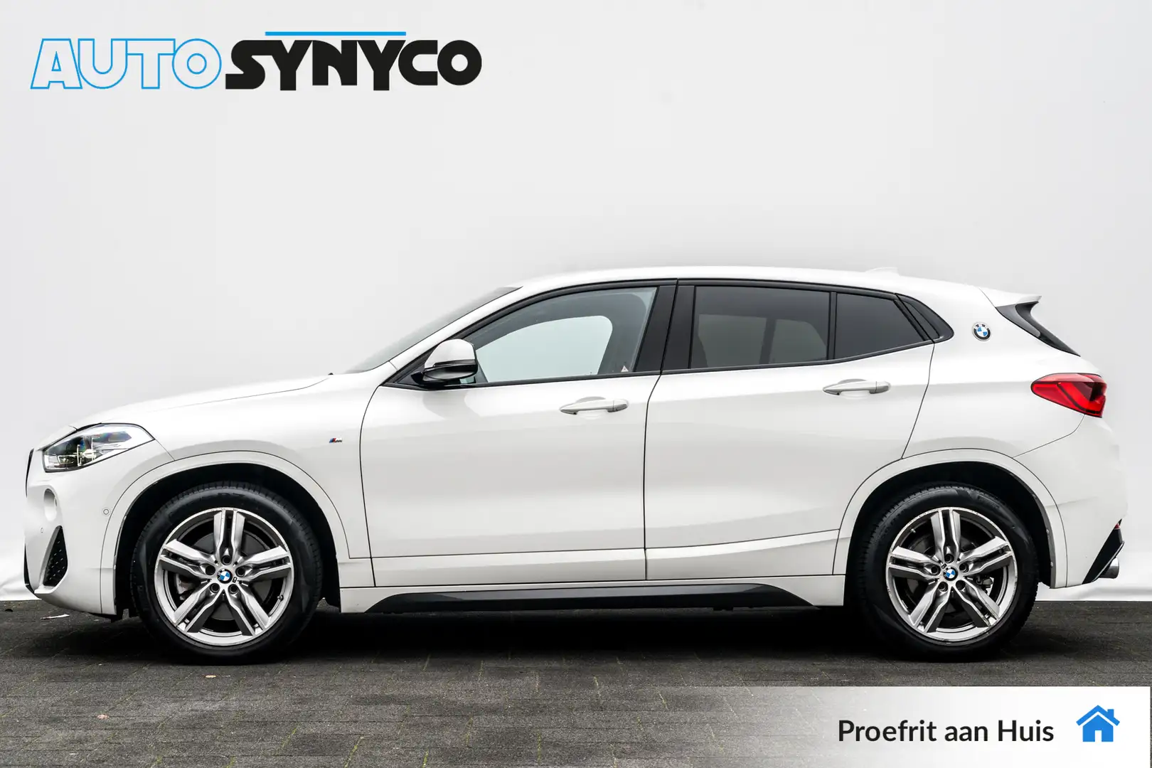 BMW X2 sDrive20i Executive M-Sport Automaat | LED | Head- Blanco - 2