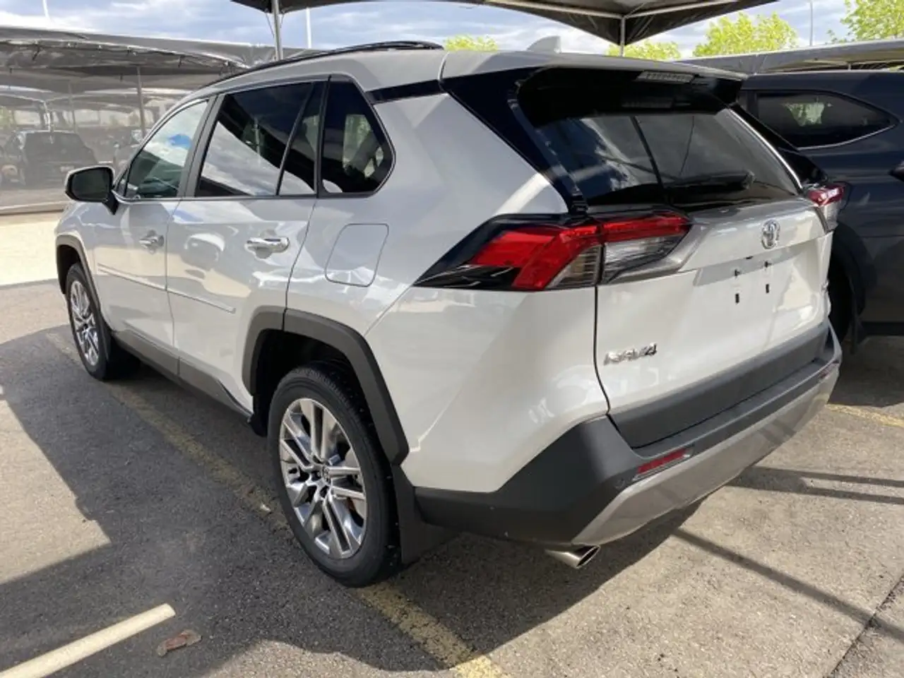Toyota RAV 4 снимка Toyota RAV 4