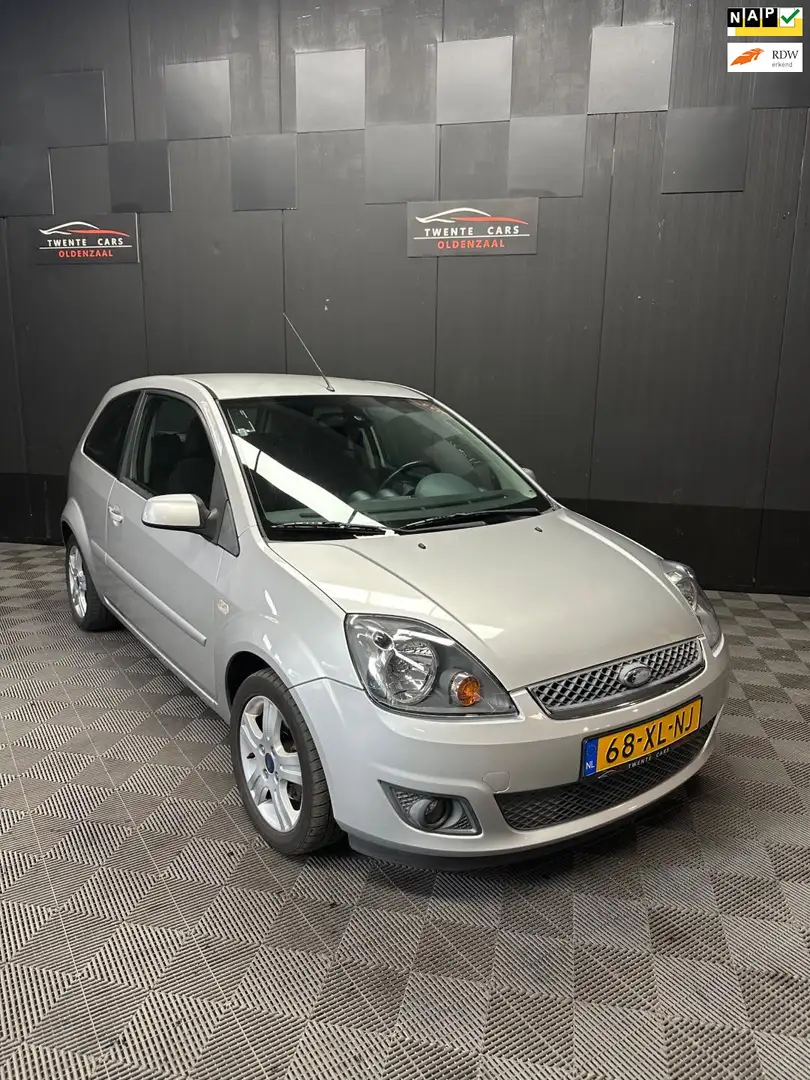 Ford Fiesta 1.3-8V Futura | Airco | Nieuwe APK | Gris - 1