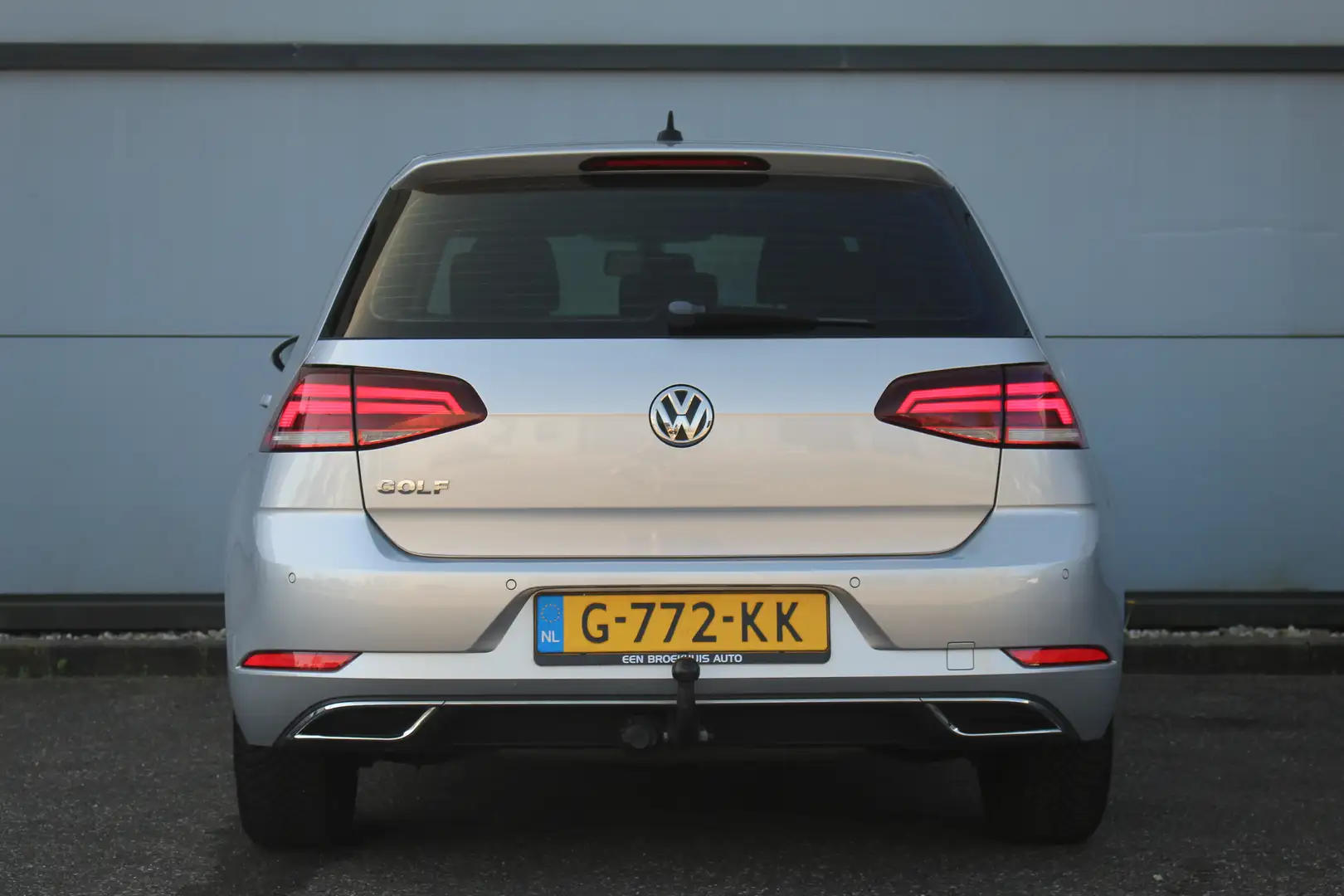 Volkswagen Golf 1.0 TSI Comfortline | Adap. Cruise C. | Trekhaak | Grijs - 2