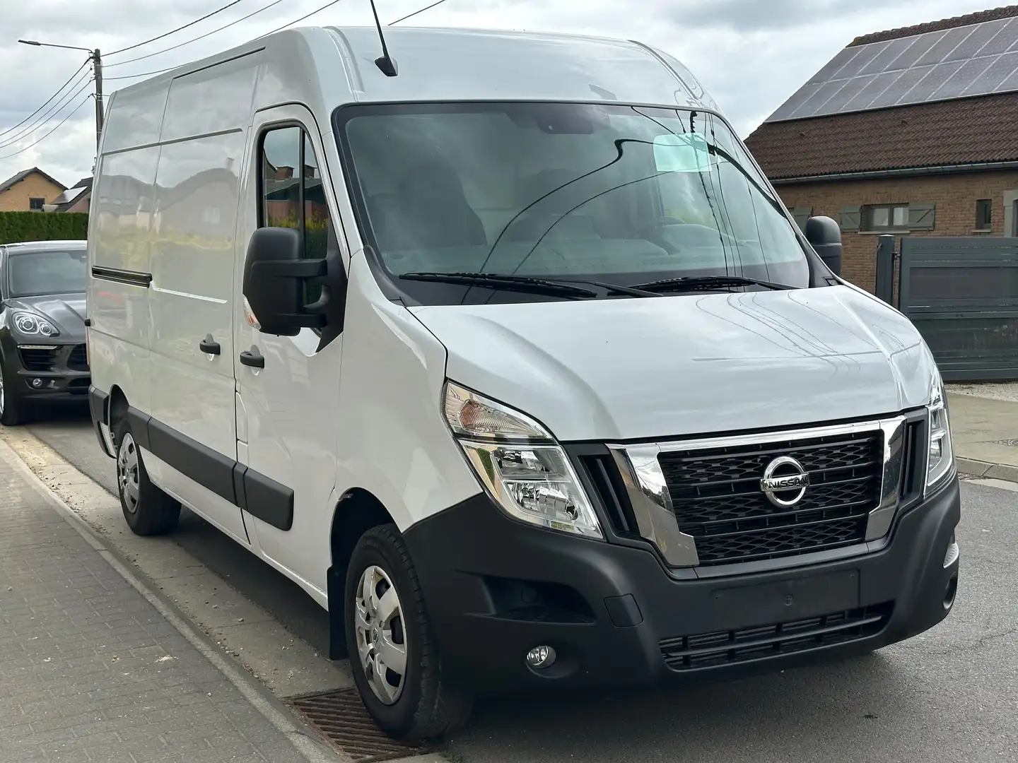 Nissan Interstar 2.3 dCi 33 L2H2N-Connecta BTE AUTO 19000€NETTO Blanc - 1