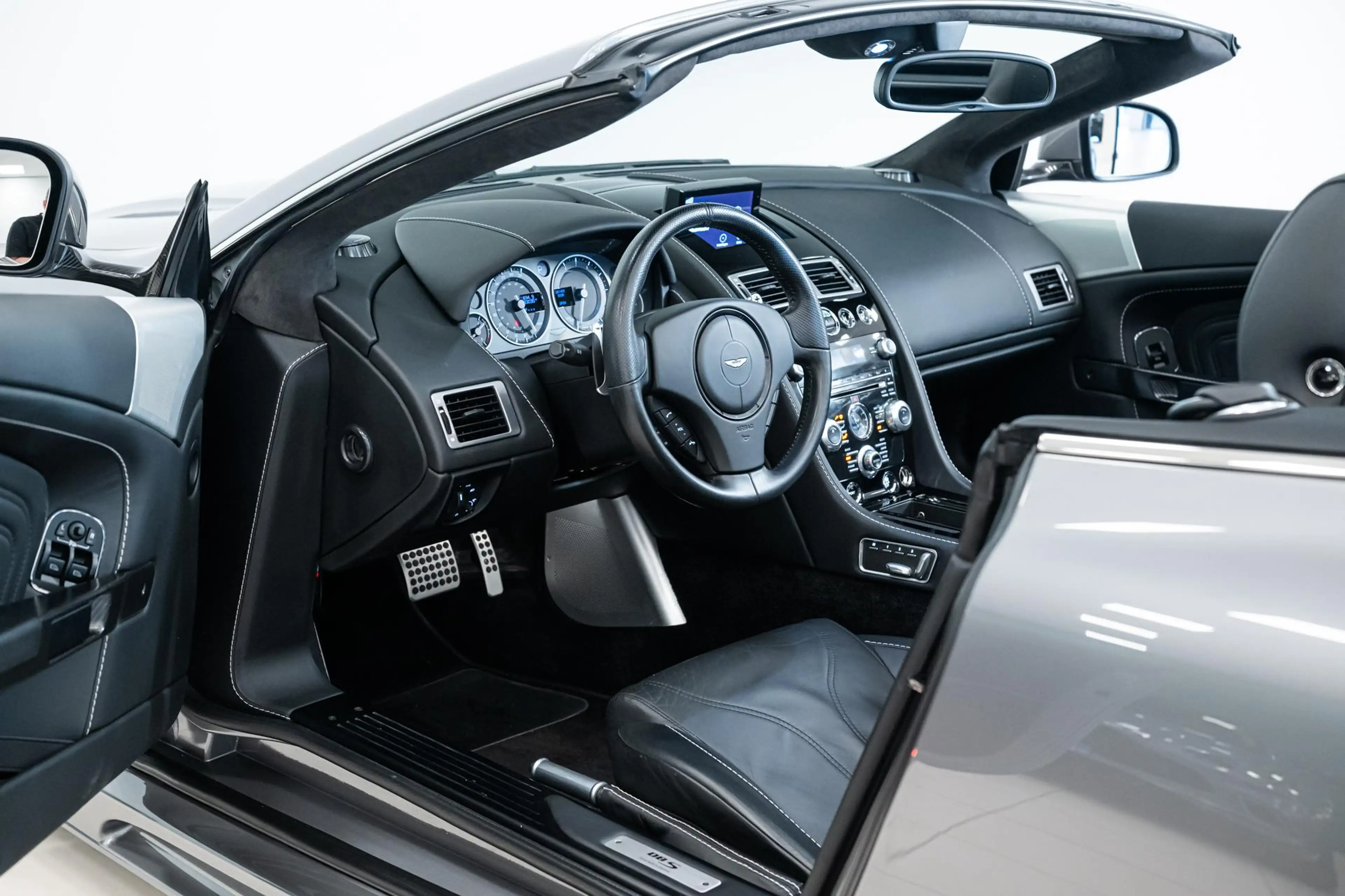 Aston Martin DBS Volante B&O Audio Incl. BPM — photo 6