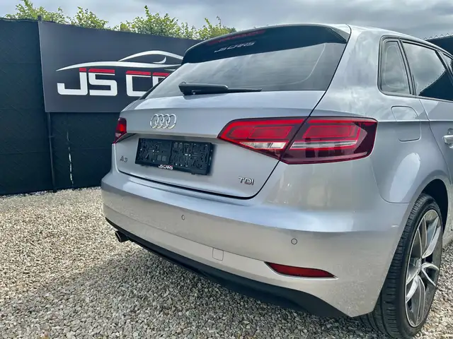 Audi A3 view 9
