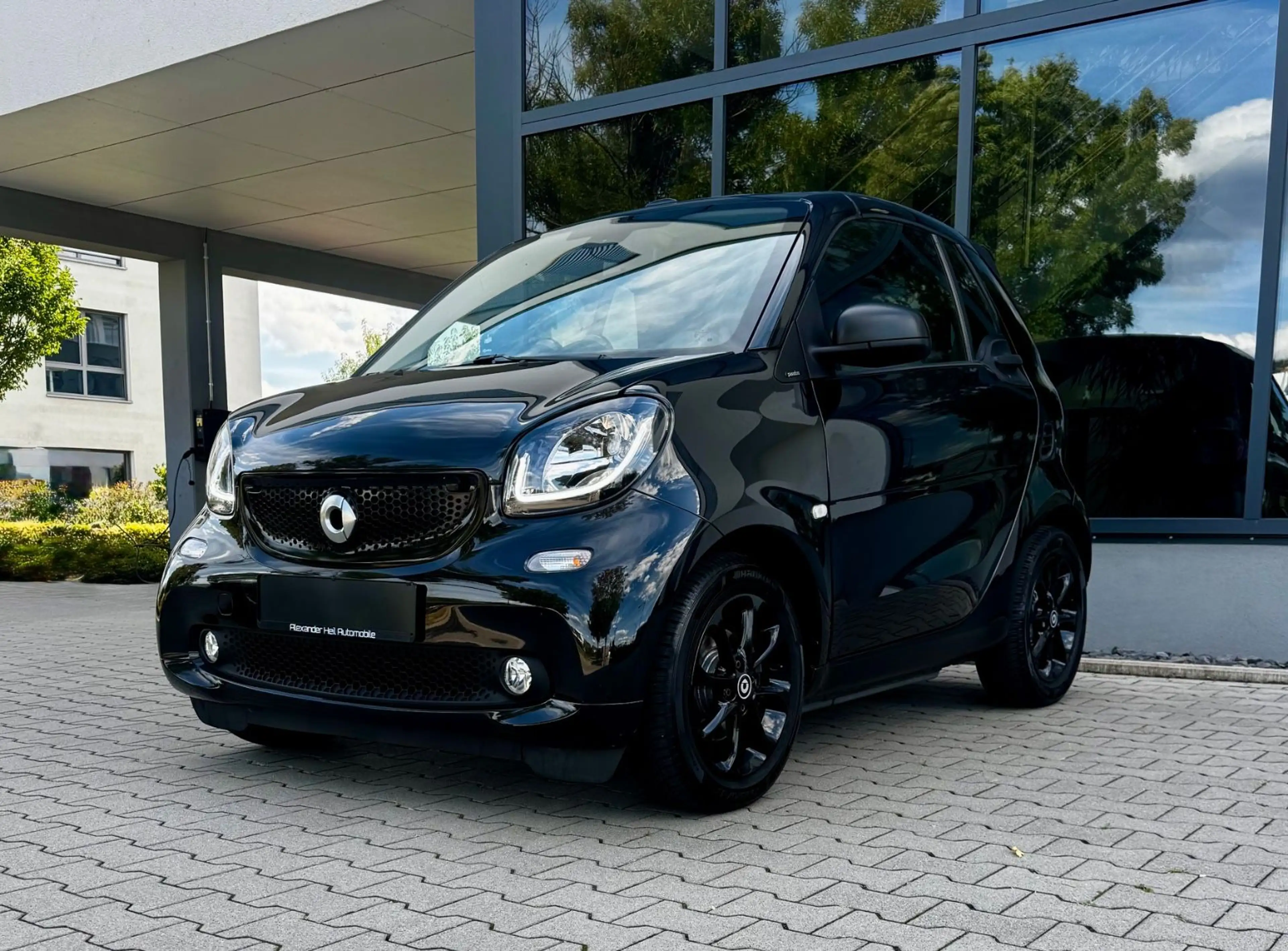smart forTwo Cabrio AUTOMATIK*NAVI*SHZ*LED*KLIMA*TEL*
