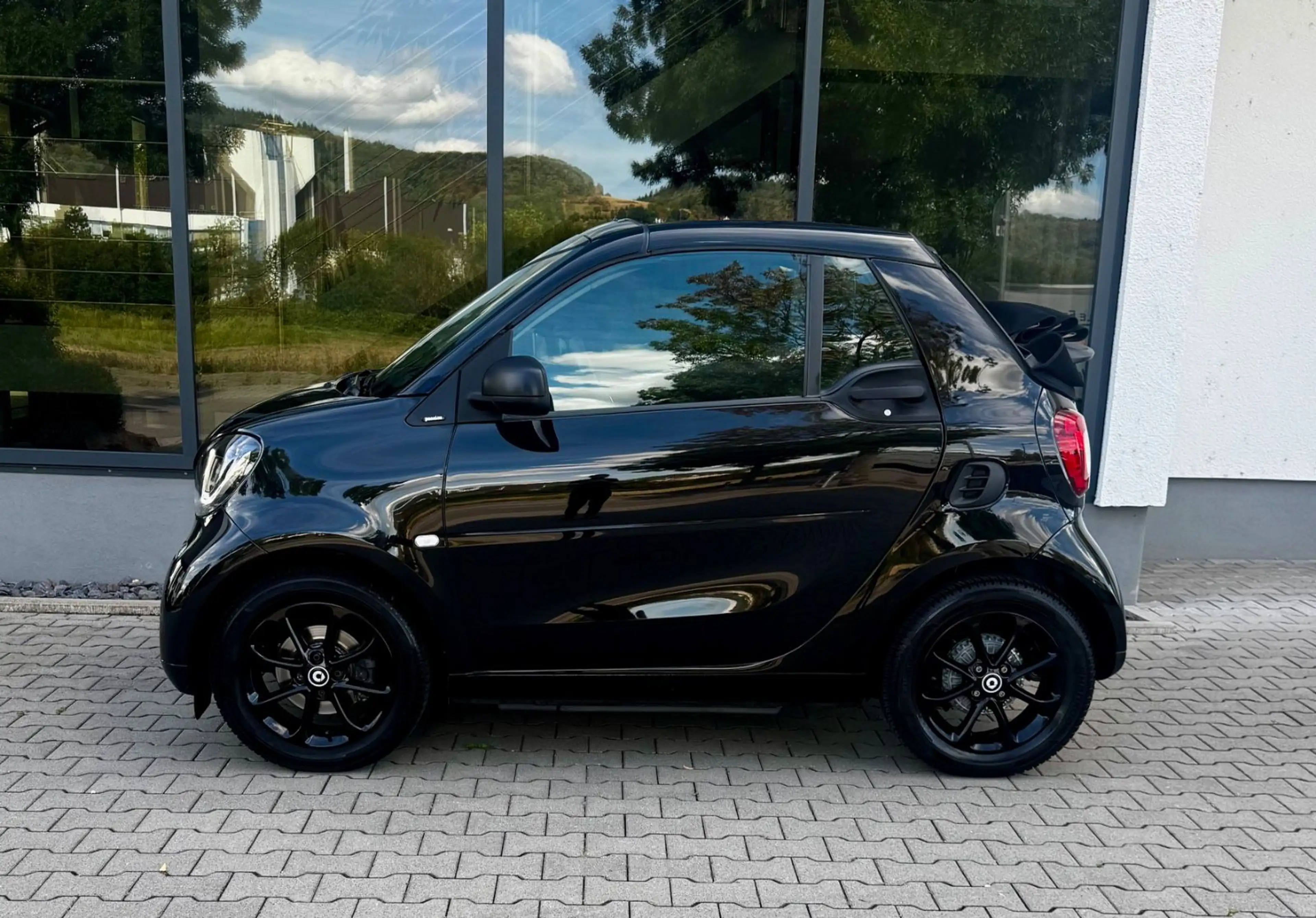 smart forTwo Cabrio AUTOMATIK*NAVI*SHZ*LED*KLIMA*TEL* — photo 6