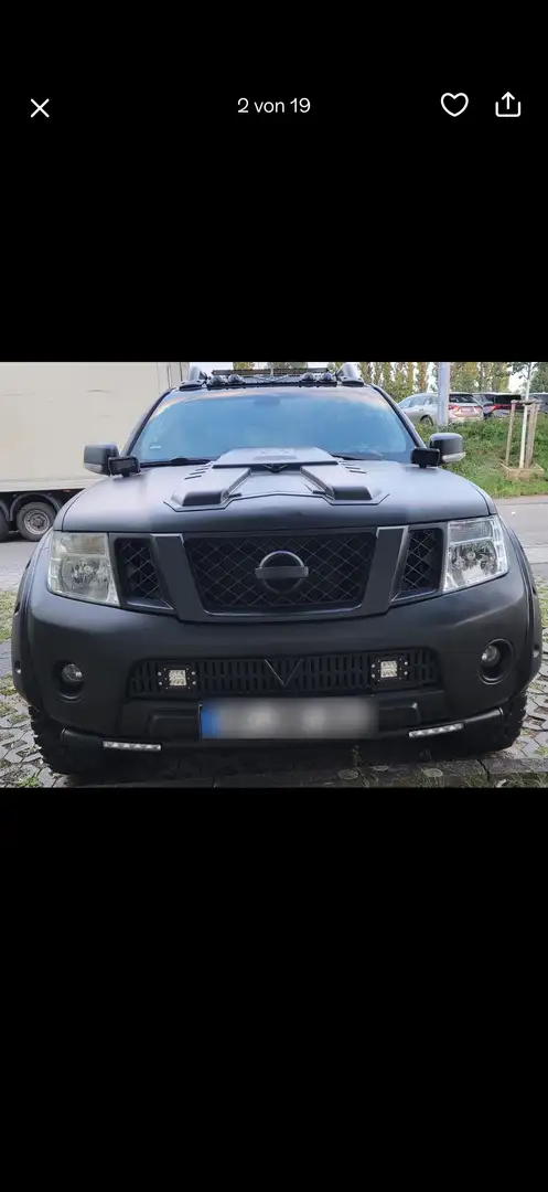 Nissan Navara Double Cab LE 4X4 Schwarz - 2