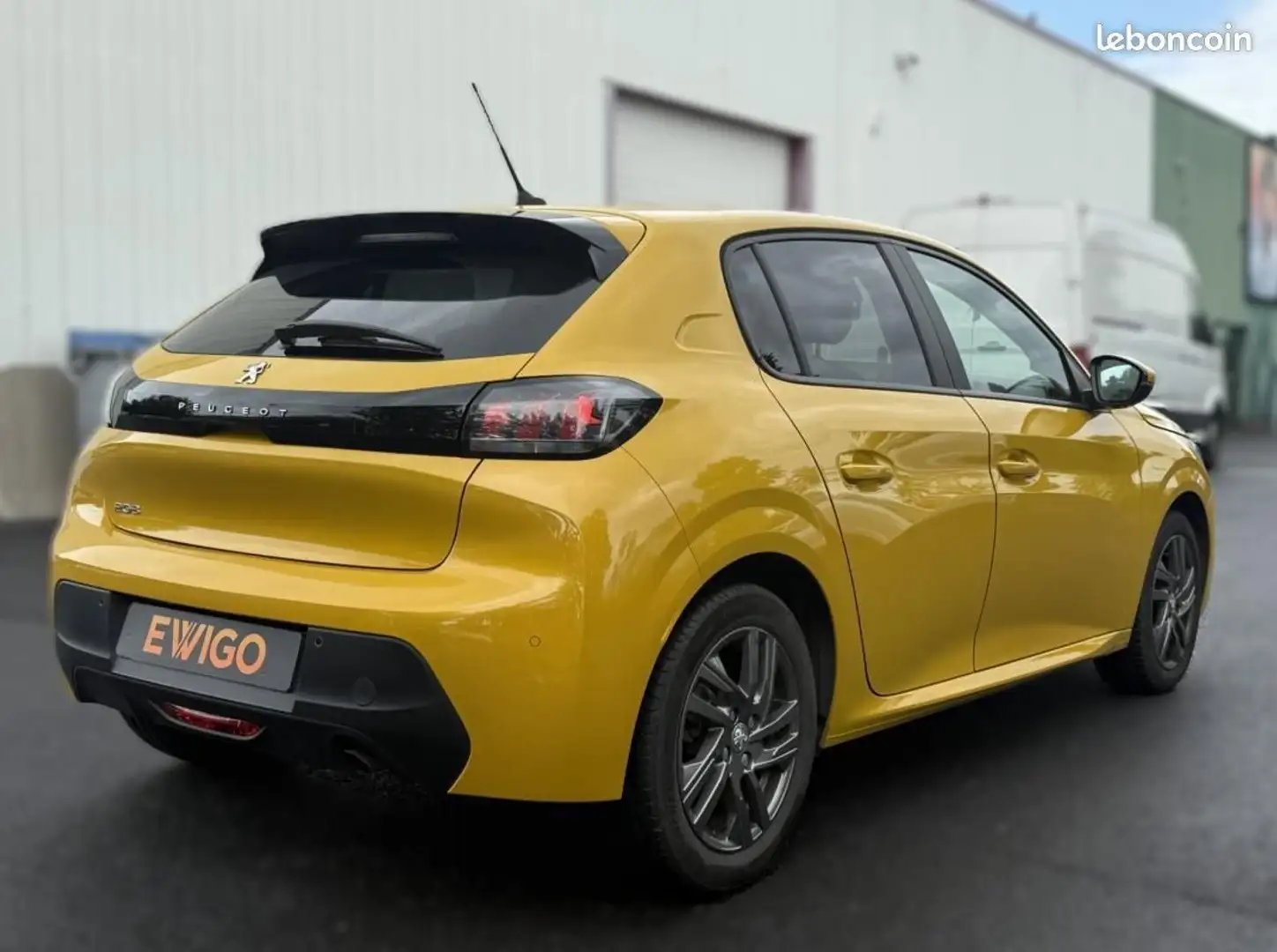 Peugeot 208 GENERATION-II 1.2 PURETECH 100CH ACTIVE COURROIE D Jaune - 2