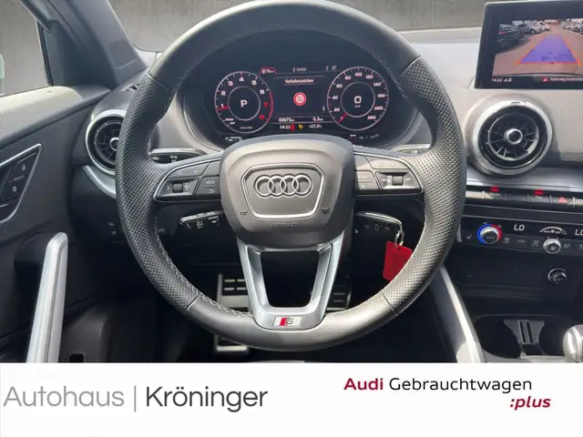 Audi Q2 view 11