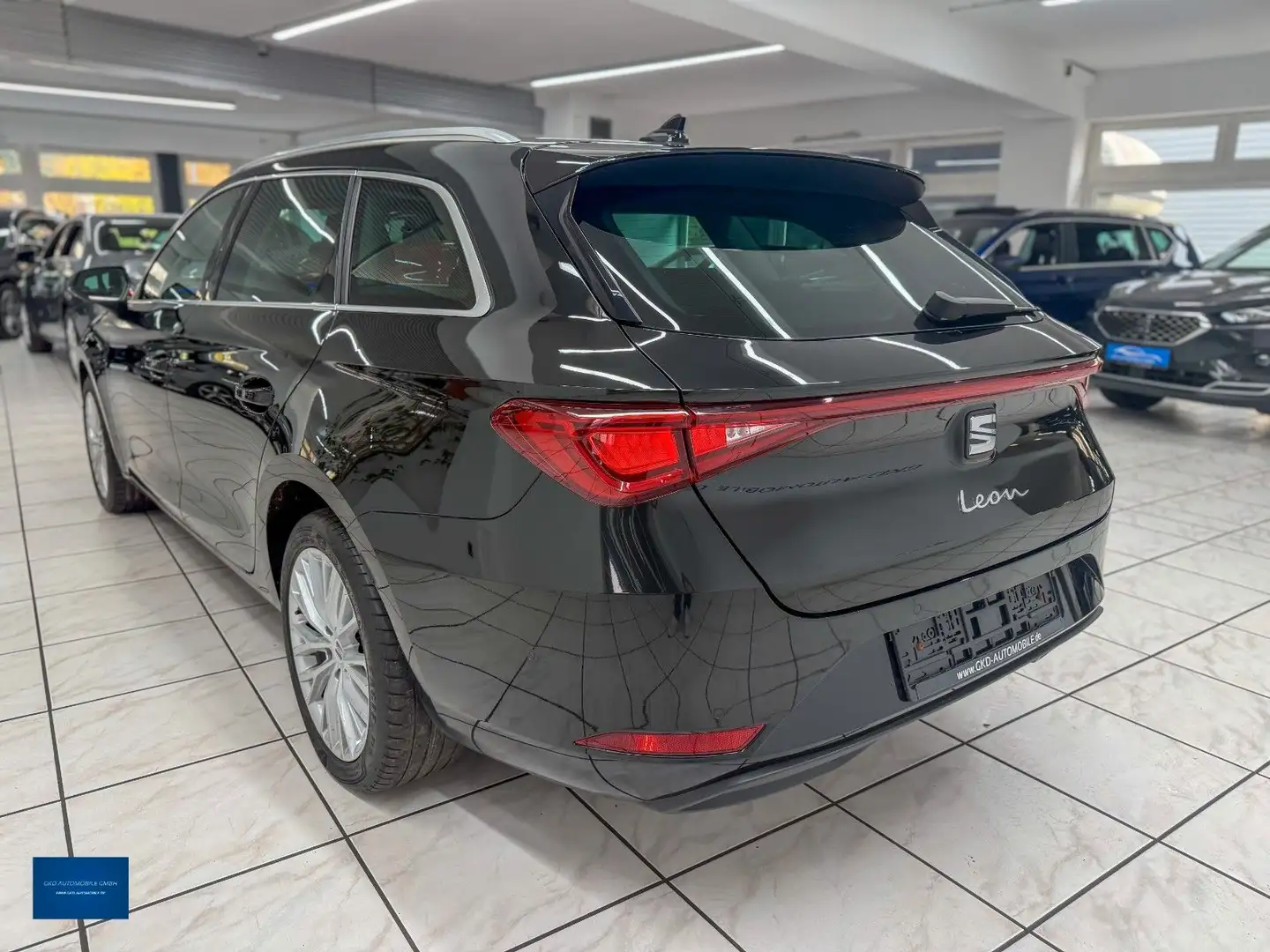 SEAT Leon Sportstourer Xcellence*LED*Digi-Cock*PDC Noir - 2