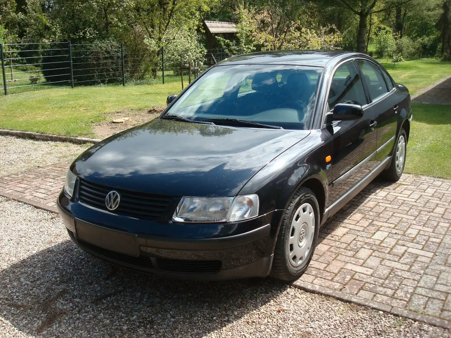 Volkswagen Passat Noir - 1