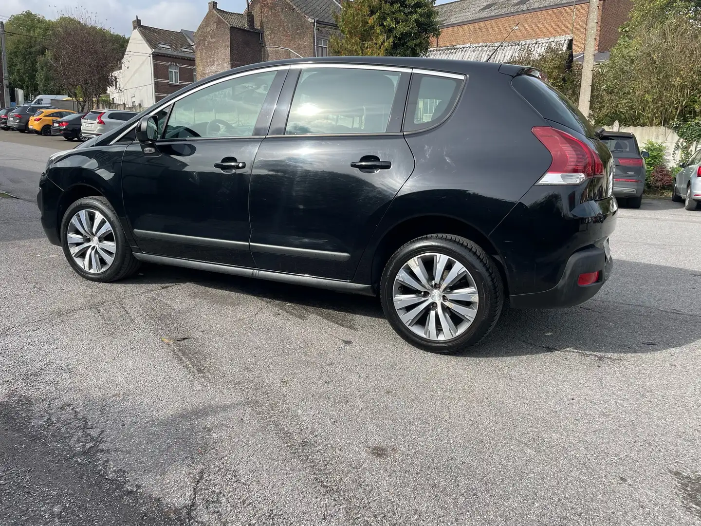 Peugeot 3008 1.6i Allure Noir - 2