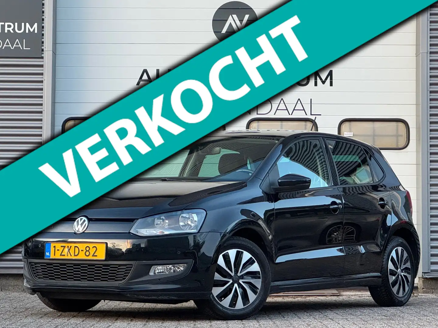Volkswagen Polo 1.4 TDI BlueMotion 75 PK NWE APK PDC/NAVI/CRUISE/C Zwart - 1