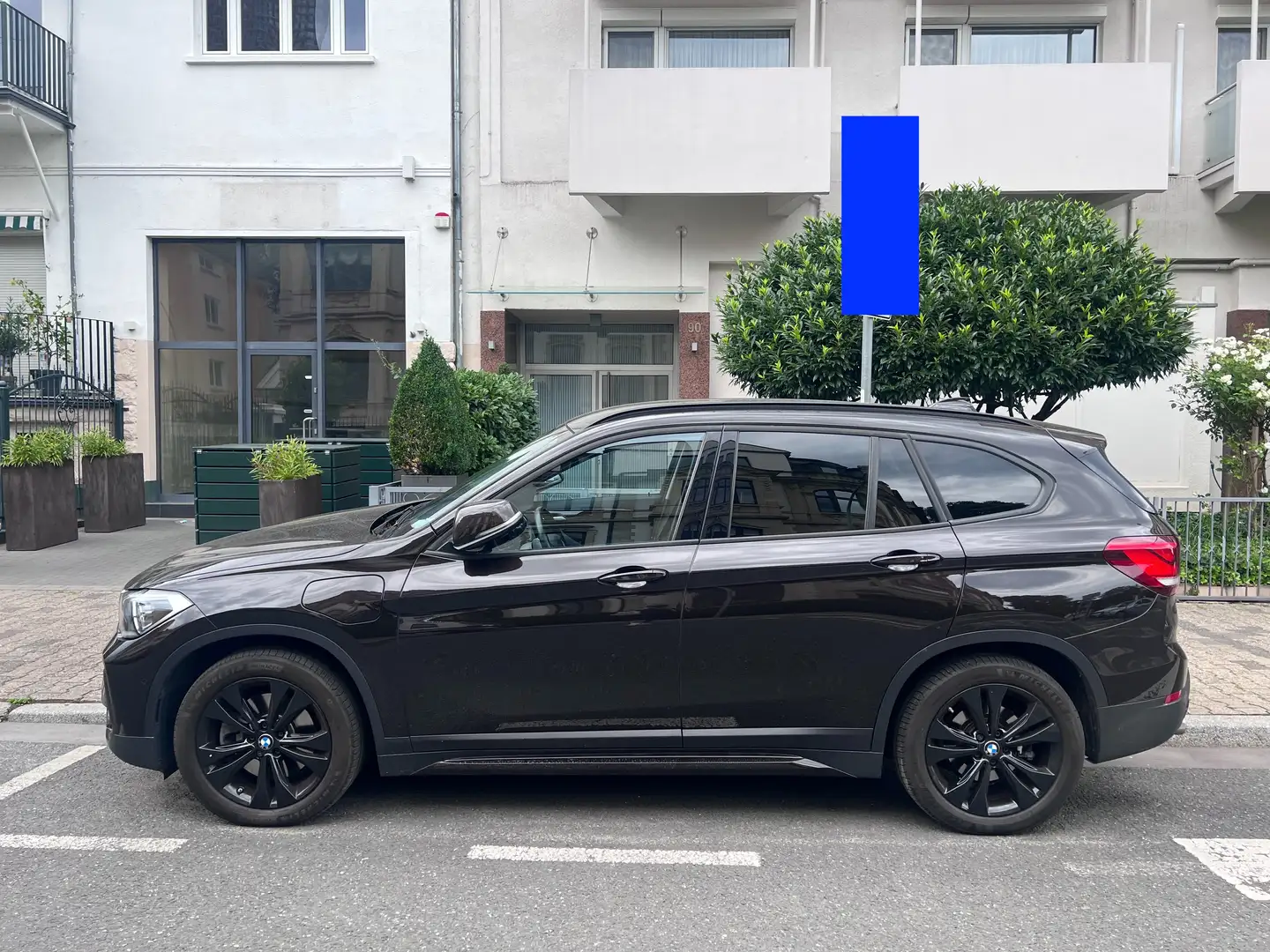 BMW X1 X1 Plug-In-Hybrid xDrive25e Sport Line Braun - 2